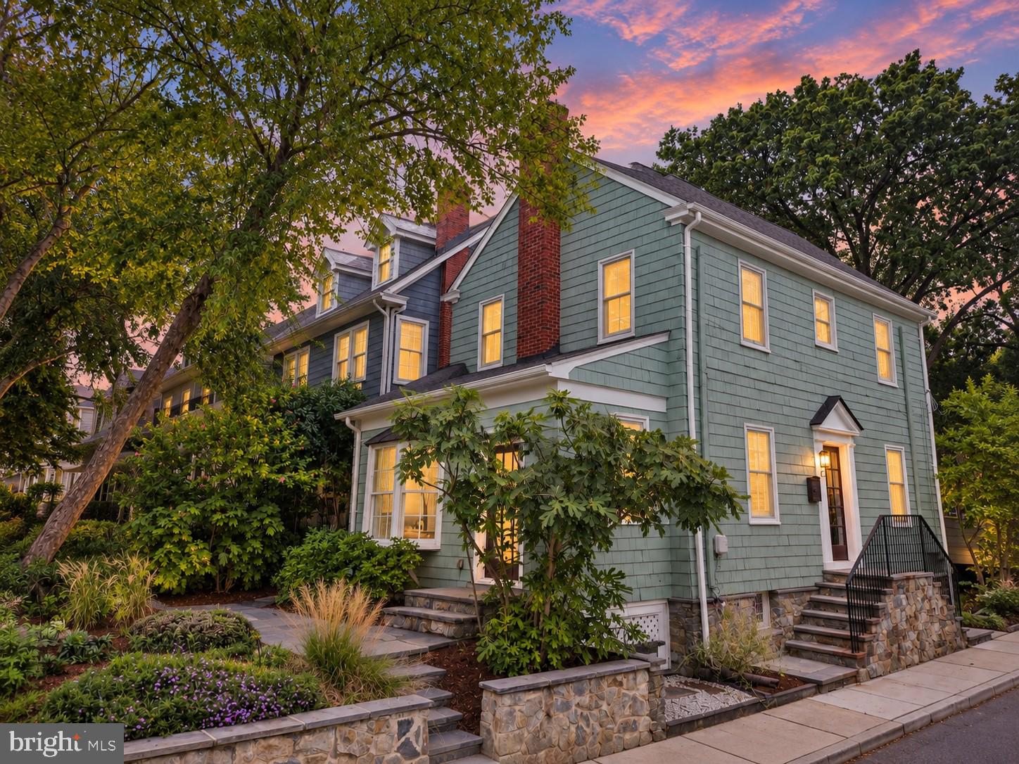 Charming Murray Hill Residence Near Spa Creek