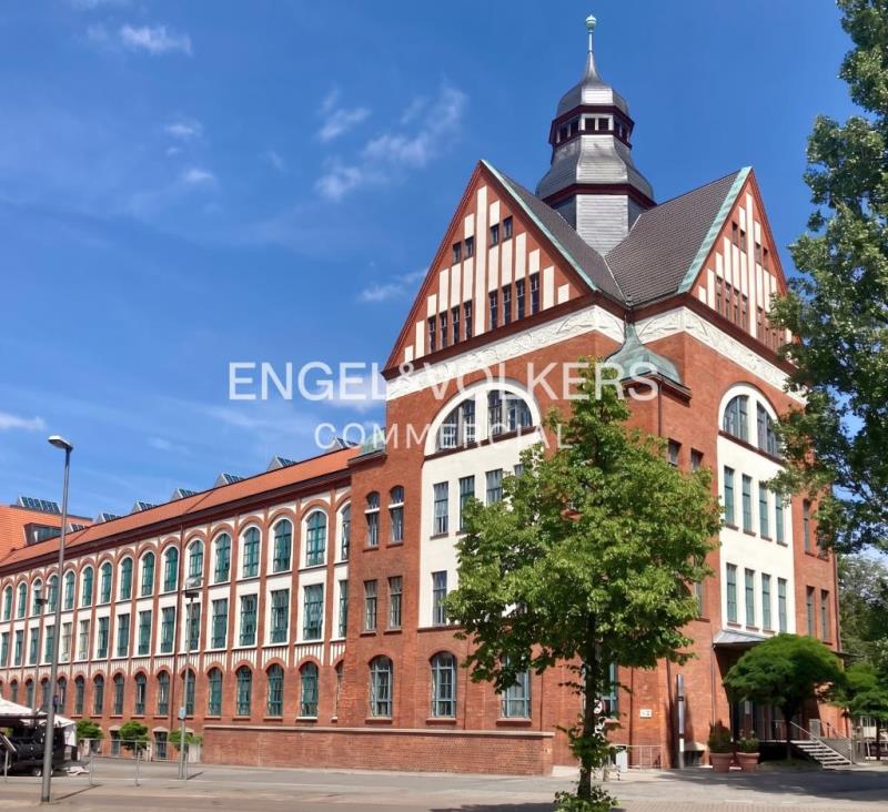 PROVISIONSFREI: ATTRAKTIVE BÜROFLÄCHEN IM PELIKANVIERTEL