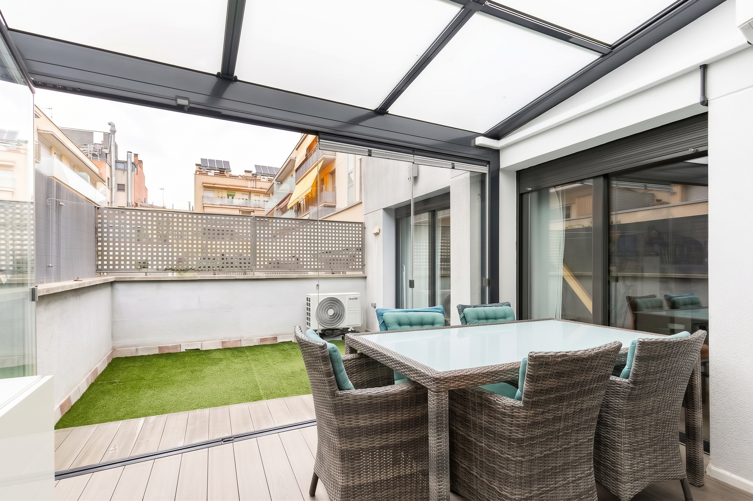 Exclusive ground floor with terrace in Progrès [AI-modified]