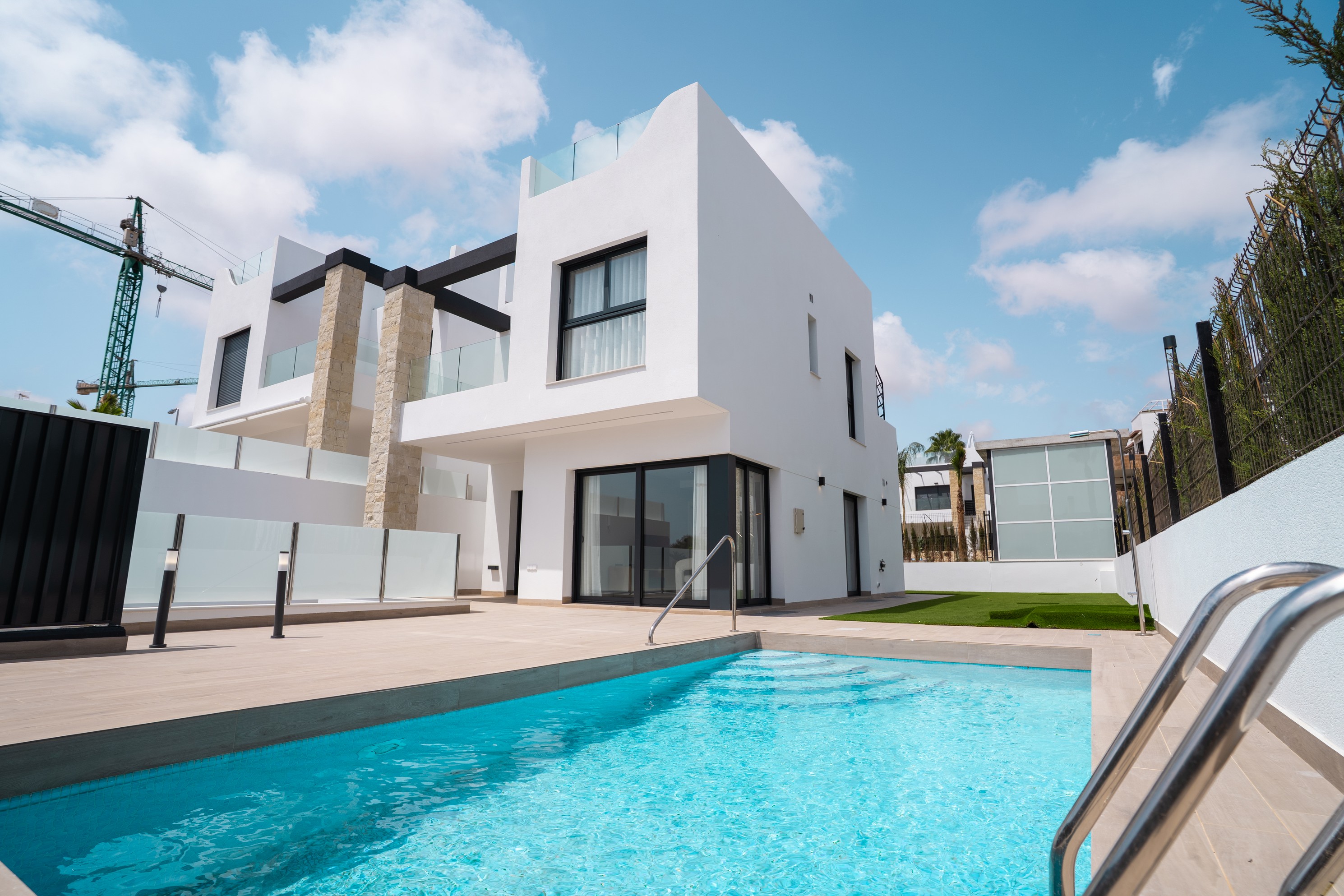 Exclusive turnkey new-build villa in Punta Prima