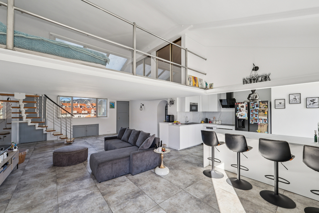 Artist's apartment on the top floor, Avenue Notre-Dame