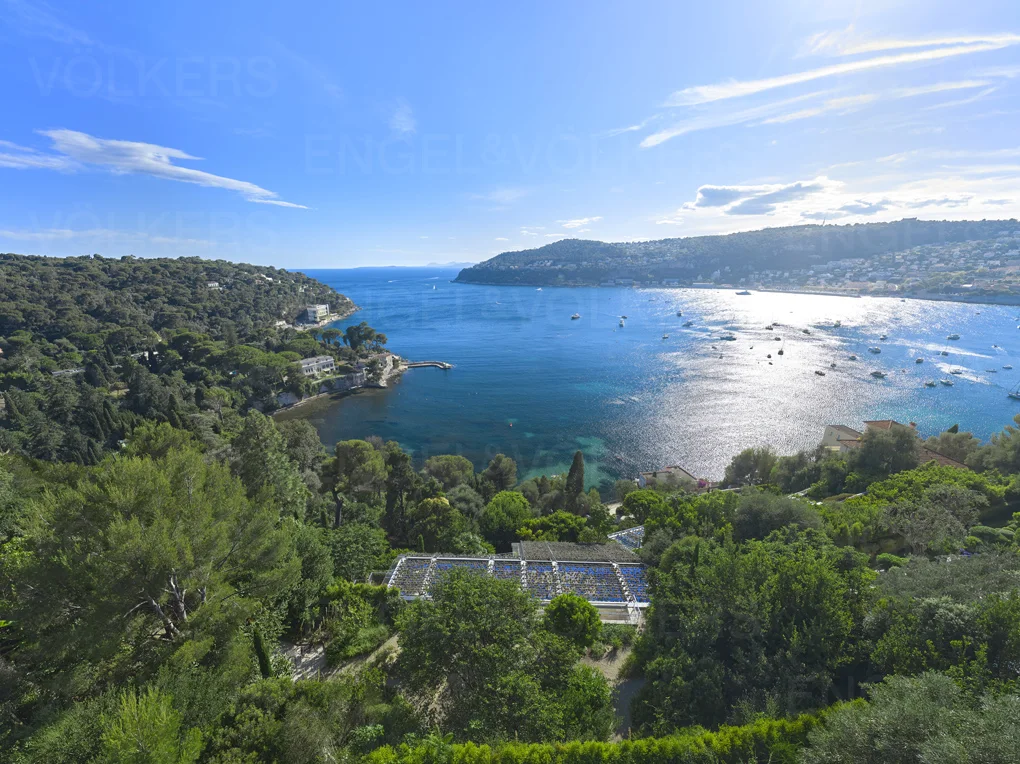 A rare and unique villa with breathtaking sea views