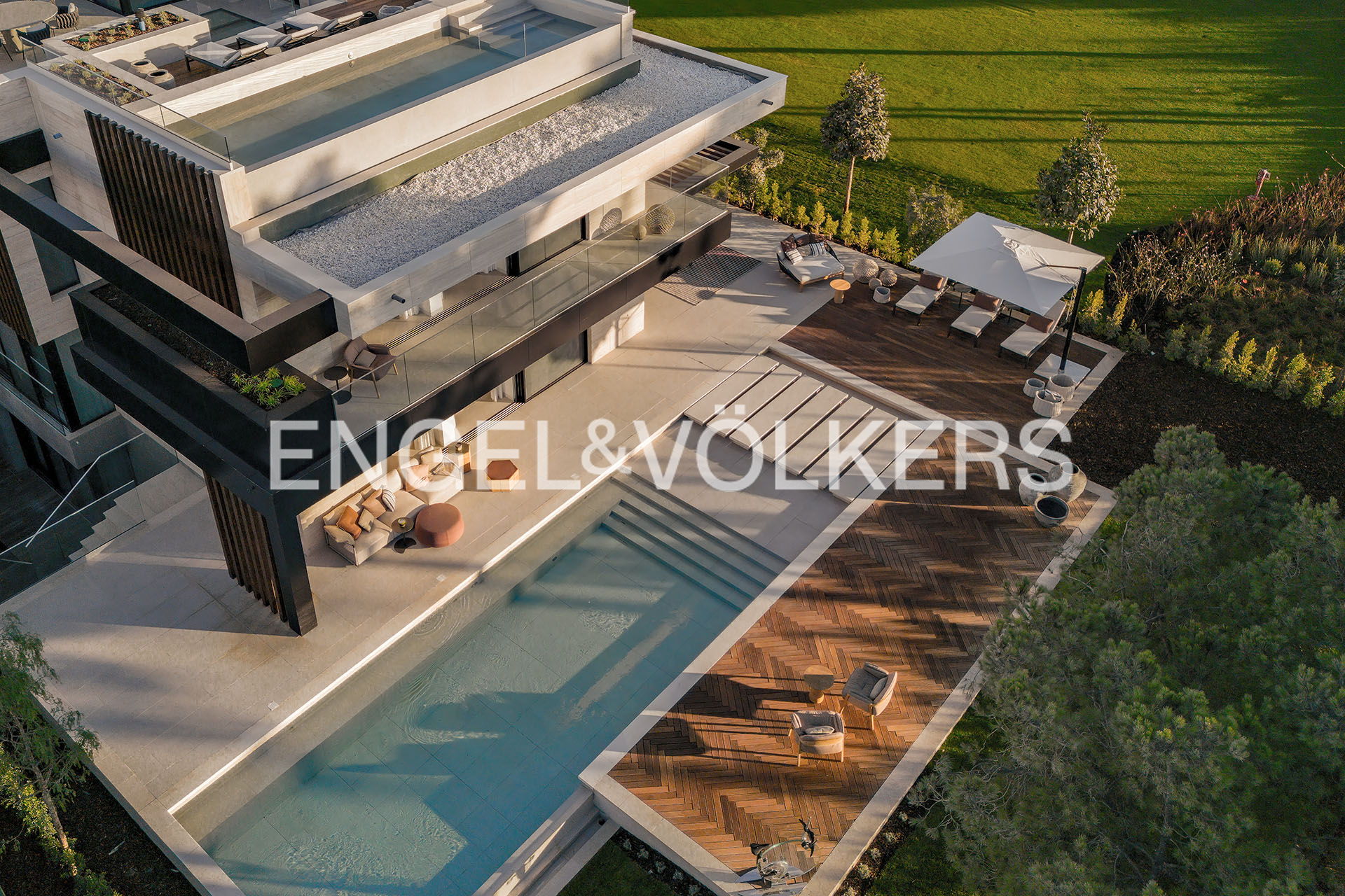 Golf and Natural Park facing Villas