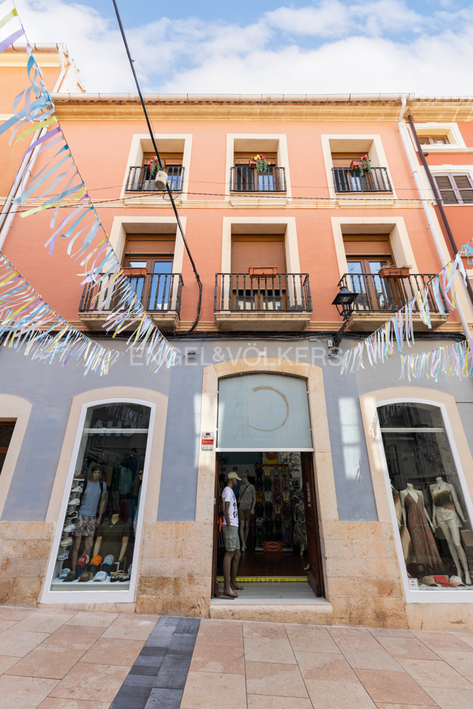 Building in the Historic Center of Dénia: Great Investment Potential