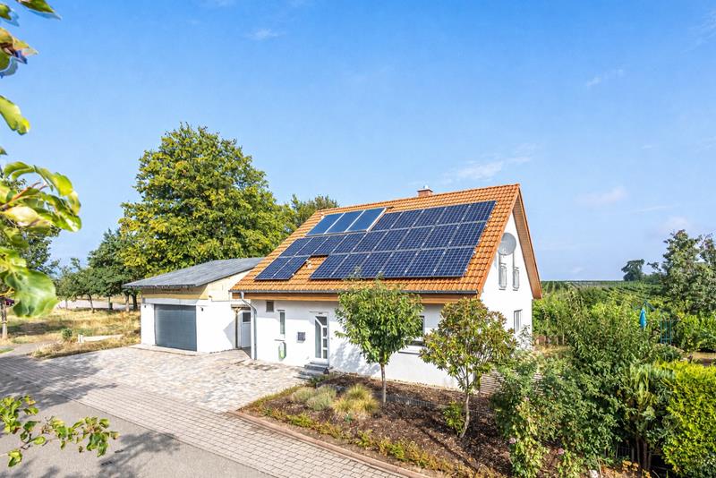 Neuwertiges Familienhaus (BJ 2013) auf energetischem Top Niveau in traumhafter Weinbergsrandlage!