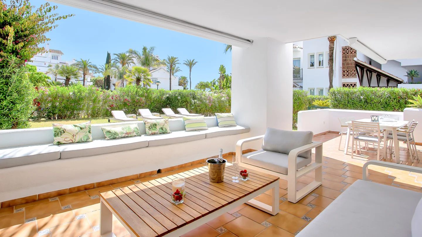 Apartamento con jardín en complejo Palm Beach, Los Monteros, frente a la playa
