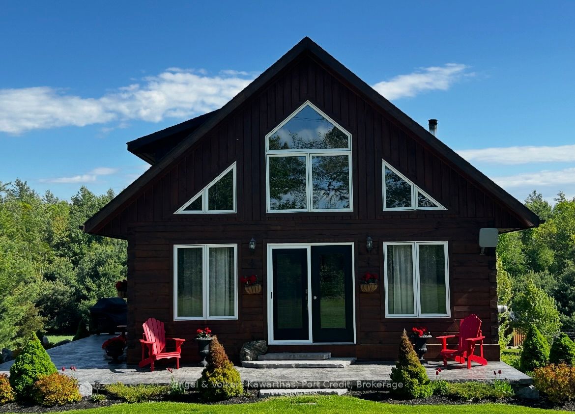 Confederation Log Home with Conservation Land Privacy