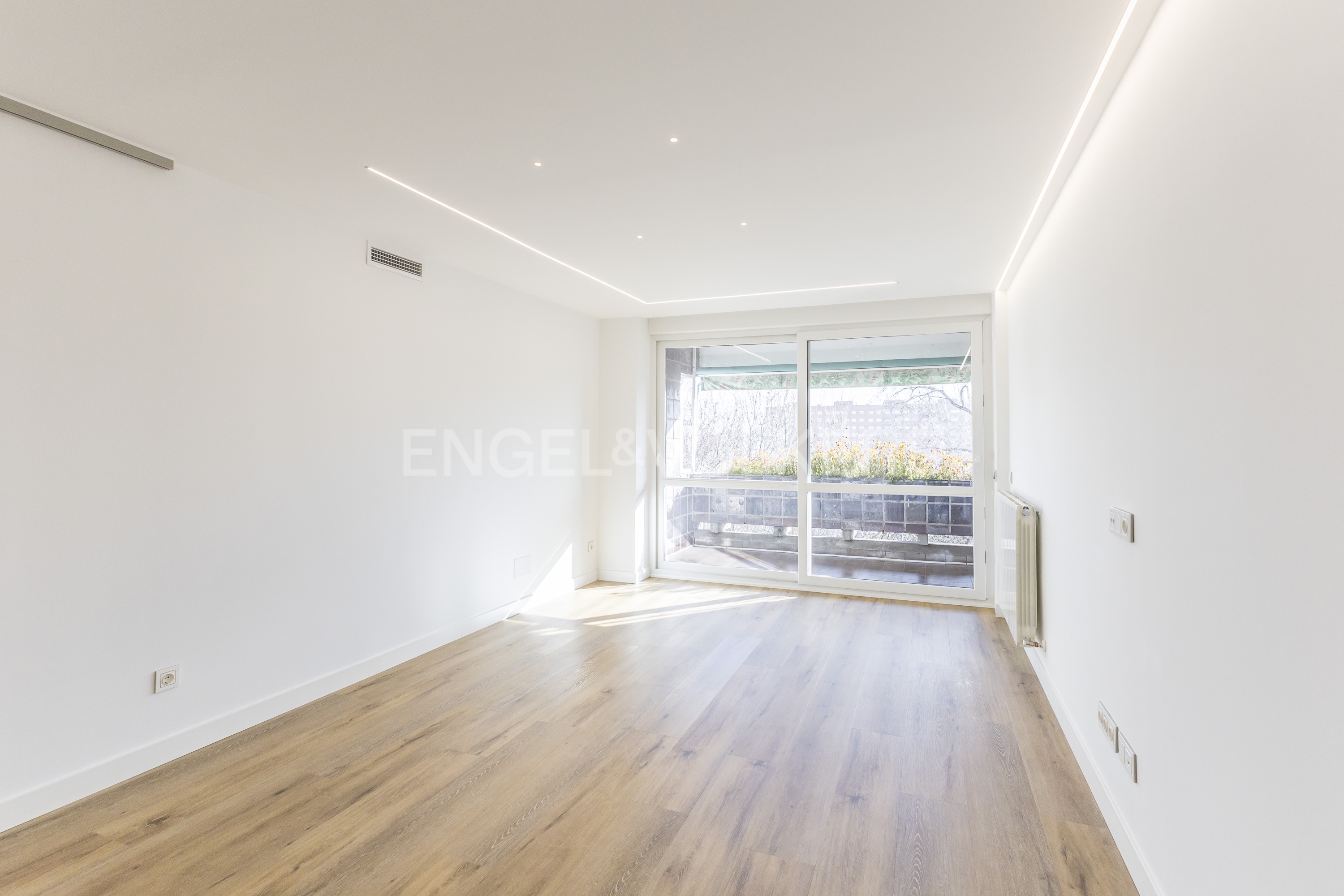 Exclusive 3-Bedroom Apartment with Terrace in Retiro