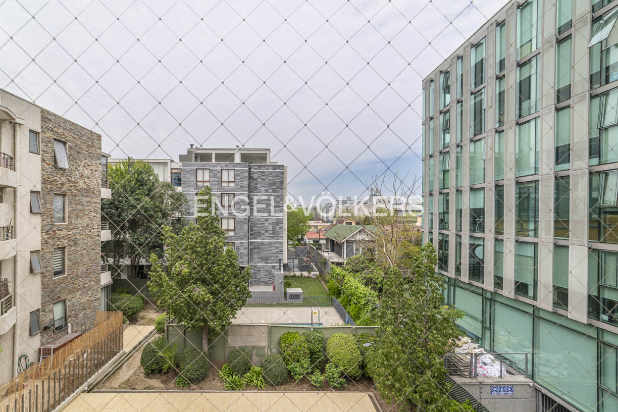 Amplitud y comodidad a pasos del metro