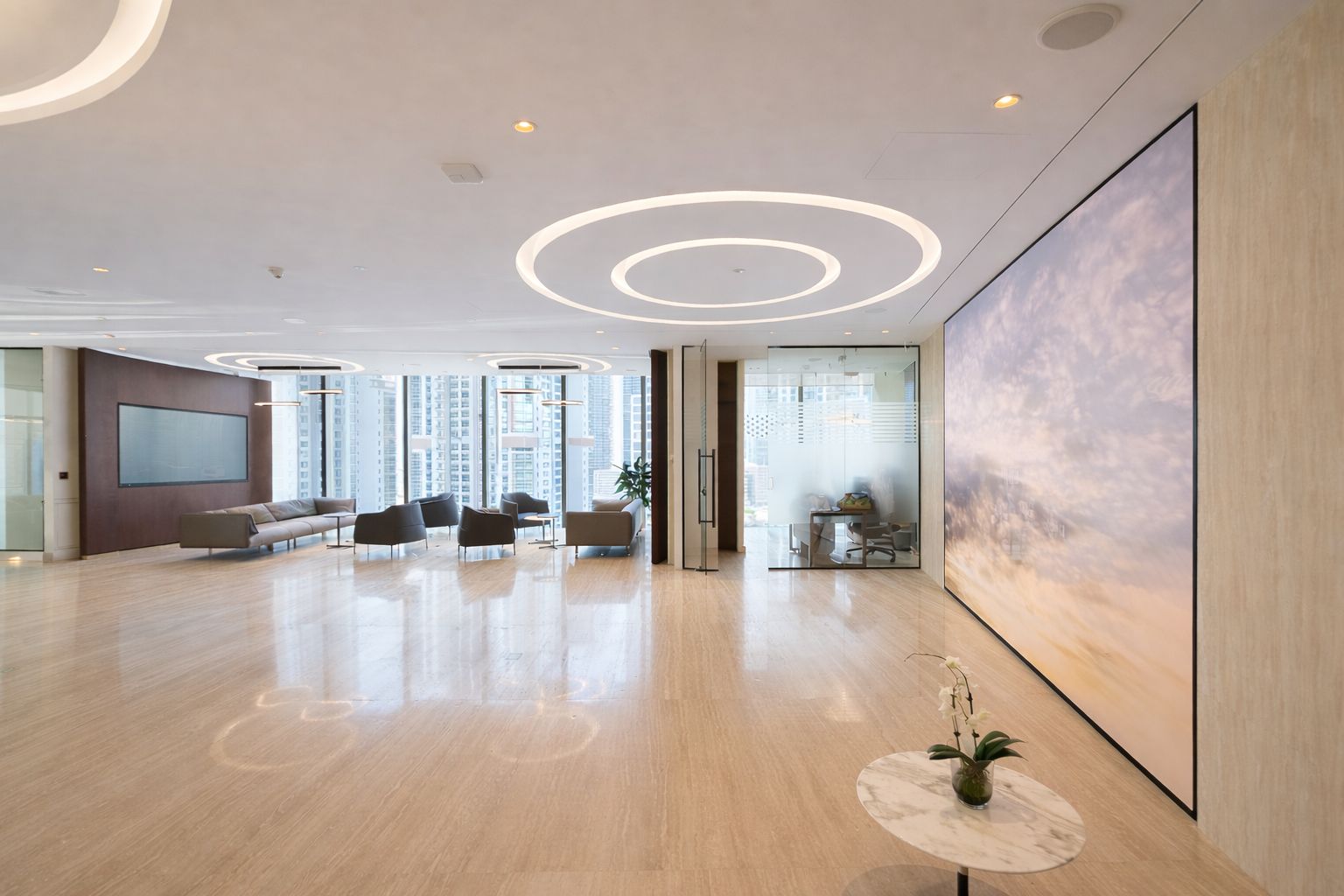 Open Layout | Luxuriously Fitted | Corner View