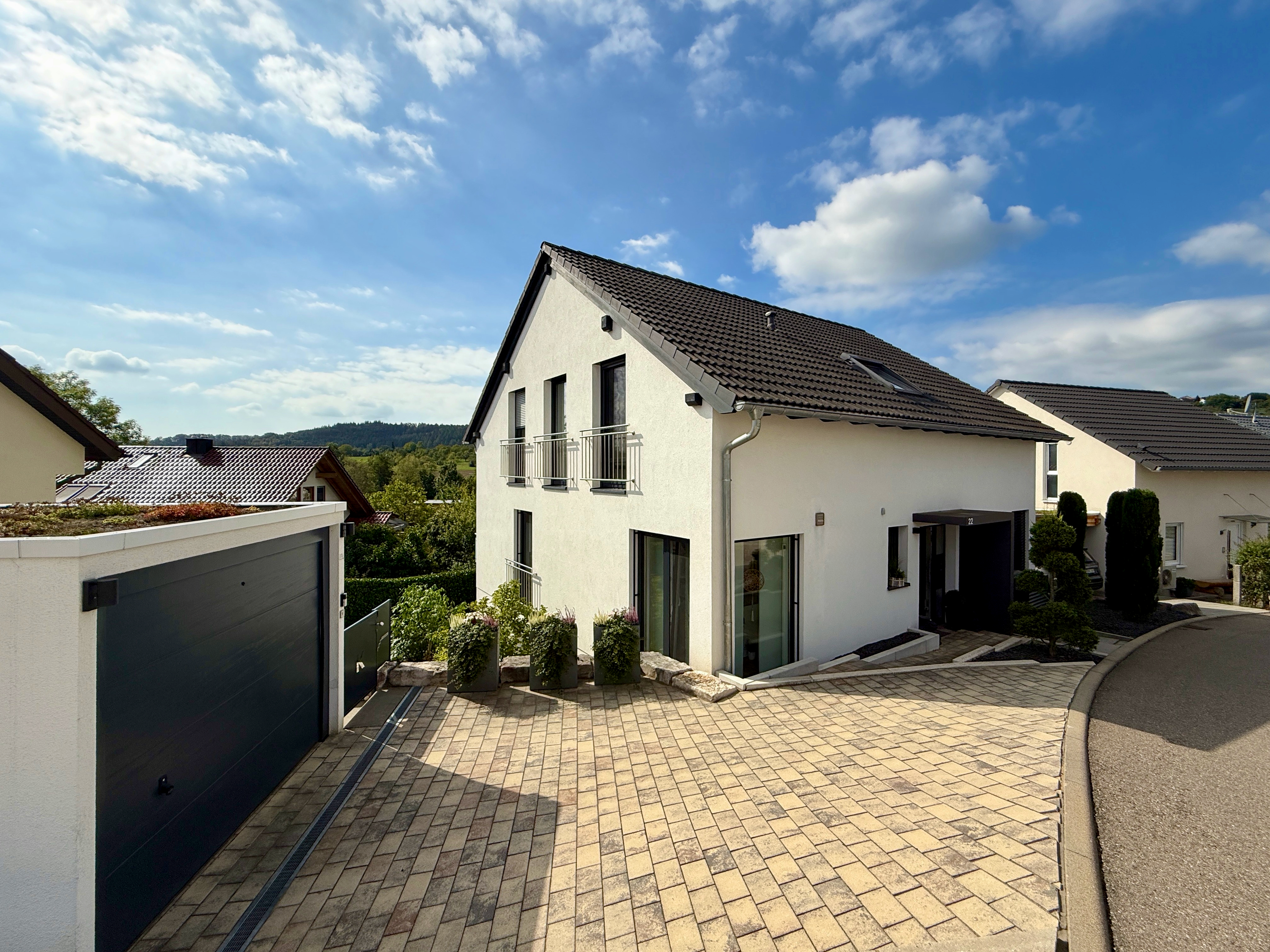 Sonniges Familienanwesen mit Pool, Einliegerwohnung und guter Energieeffizienz!