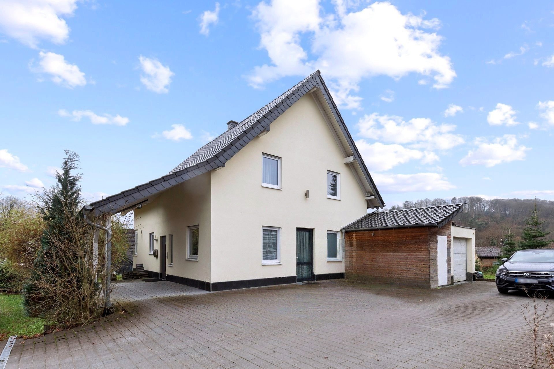 Modernes Einfamilienhaus in Overath – hell, großzügig und bereit zum Wohlfühlen!