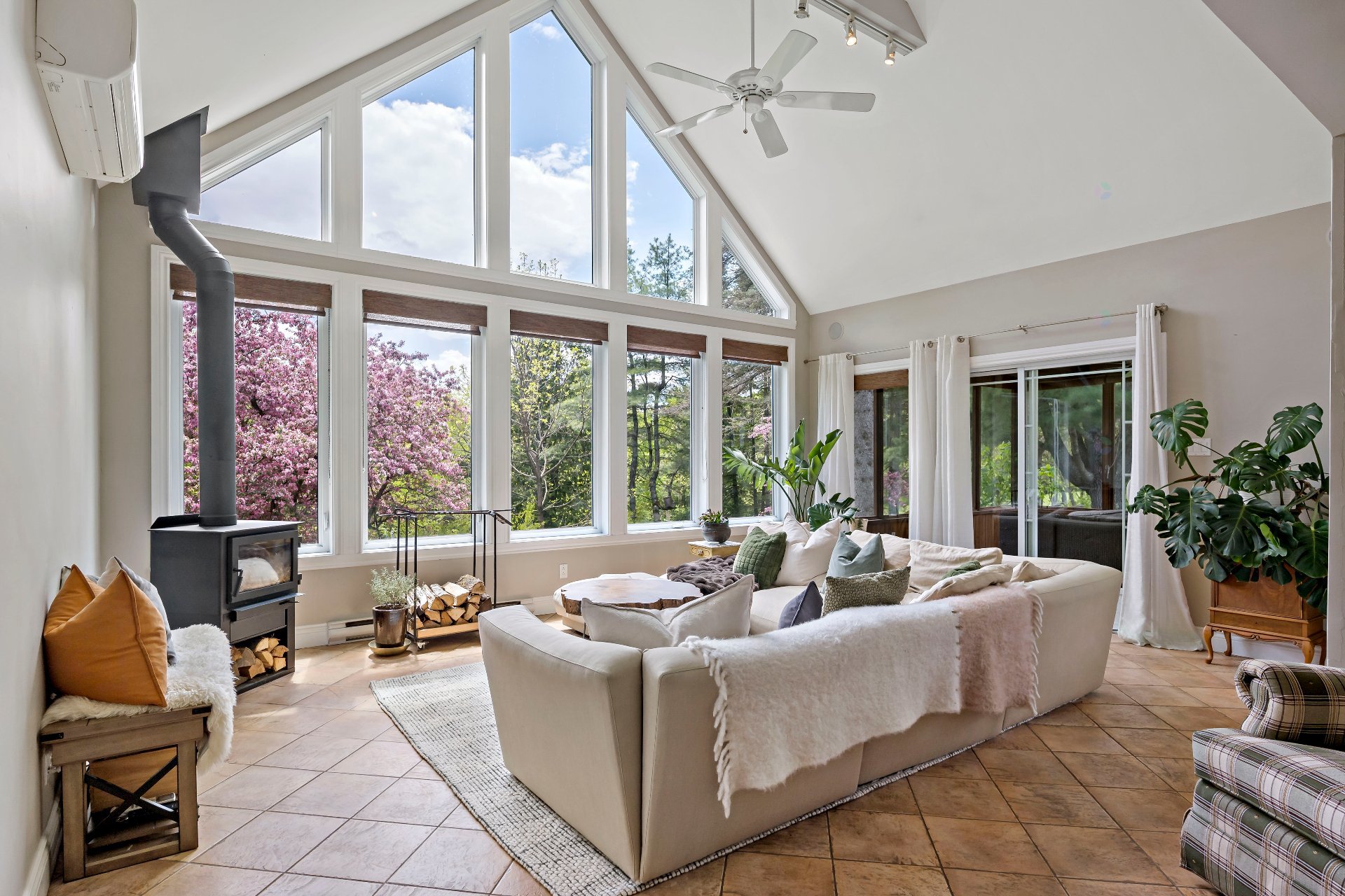 A charming country property including 3 separate buildings