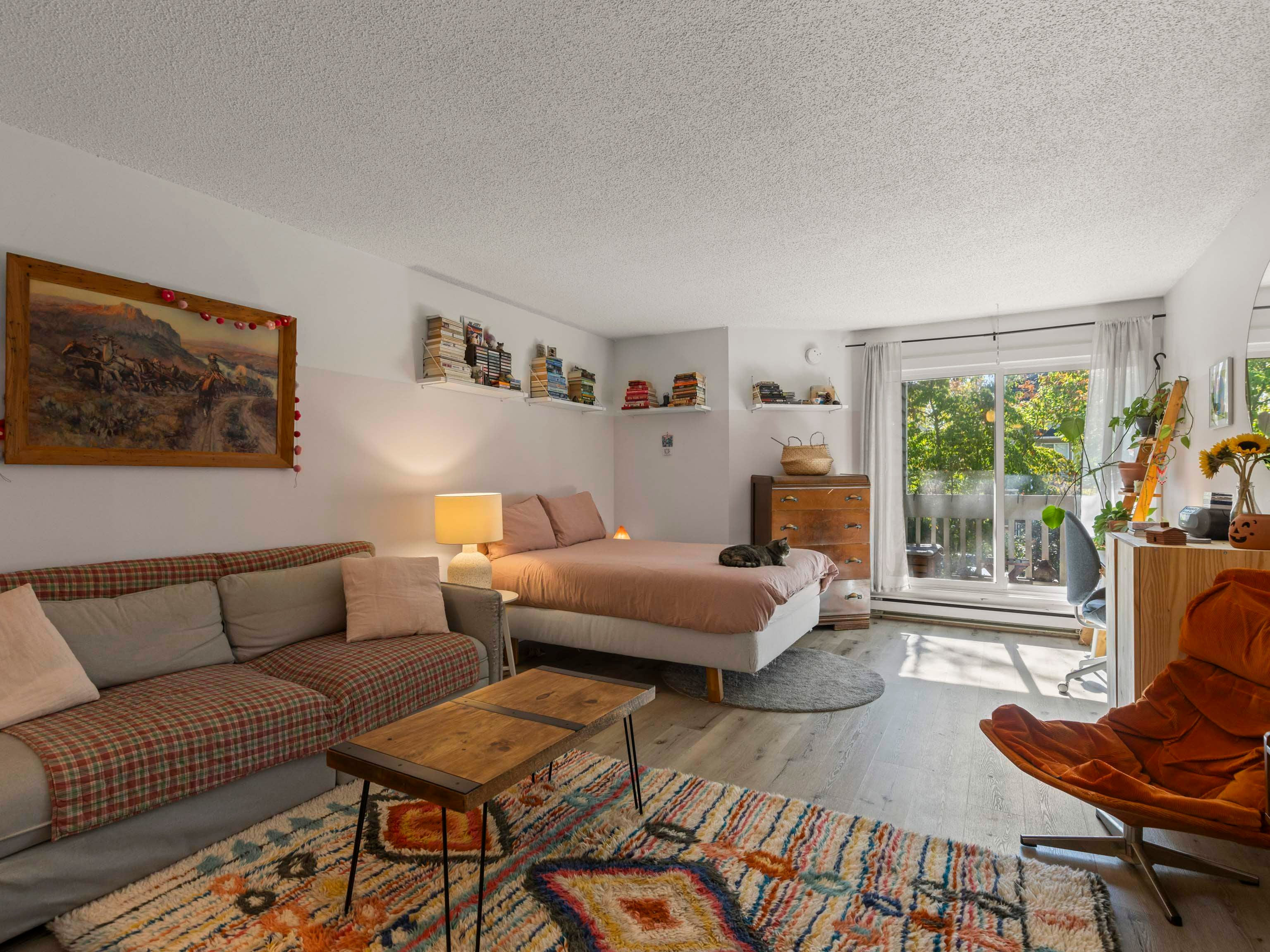 Discover Your Commercial Drive Studio Sanctuary!