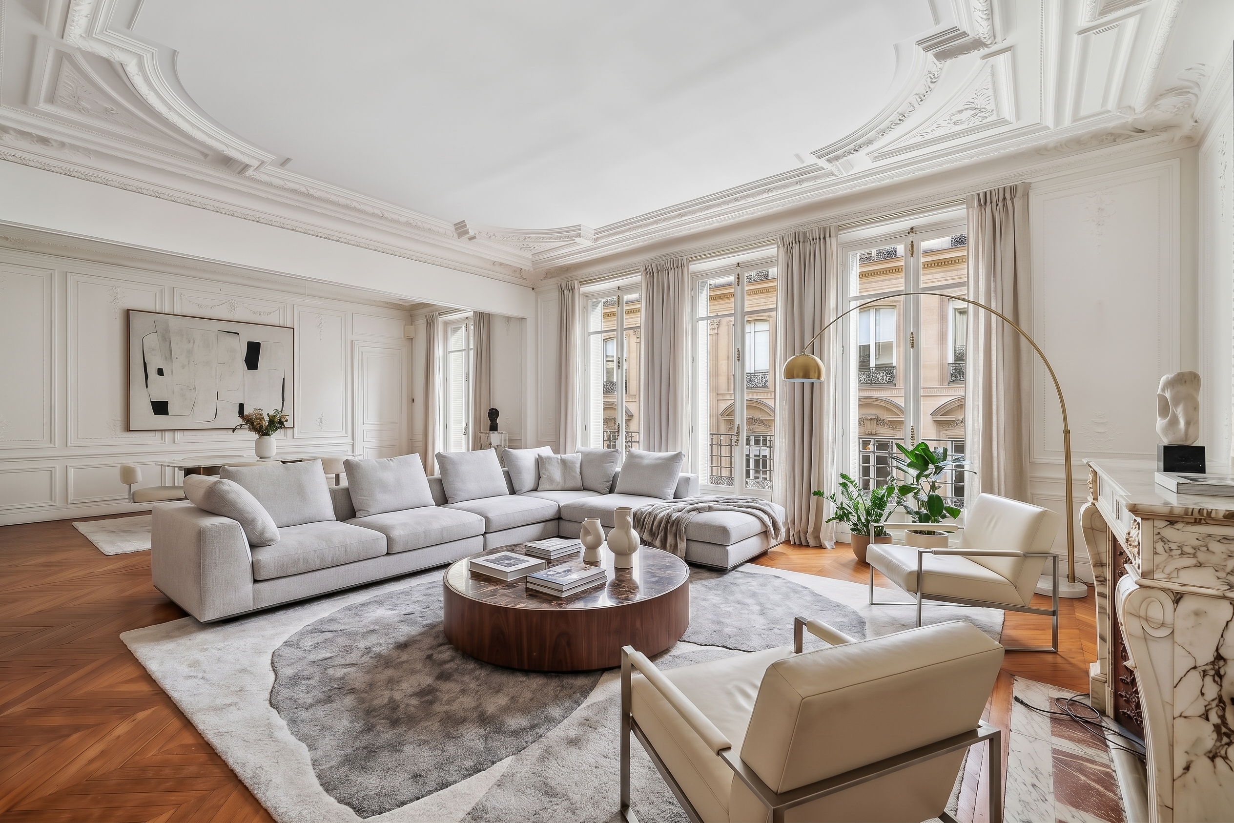 Family and entertaining apartment to reimagine – 400 m² [AI-modified]