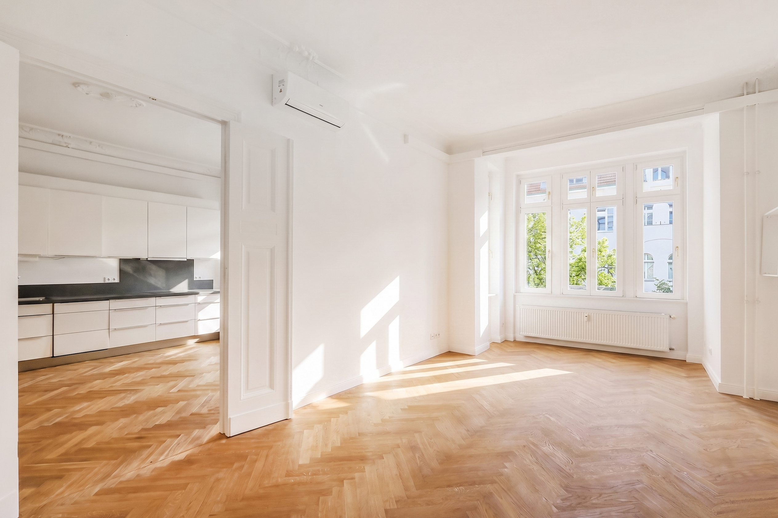 Repräsentative Altbauwohnung im Herzen des Simon-Dach-Kiezes [KI-modifiziert]
