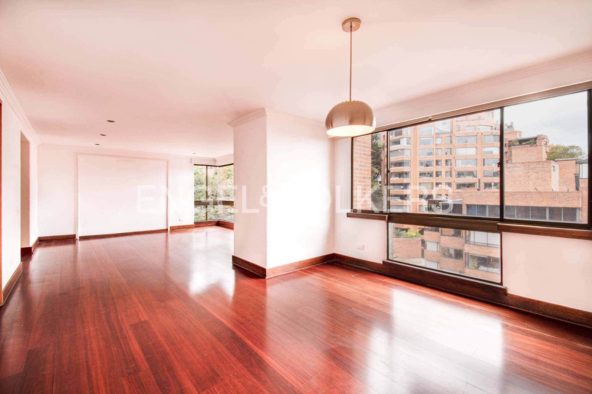 Apartamento con vista para la venta en Rosales