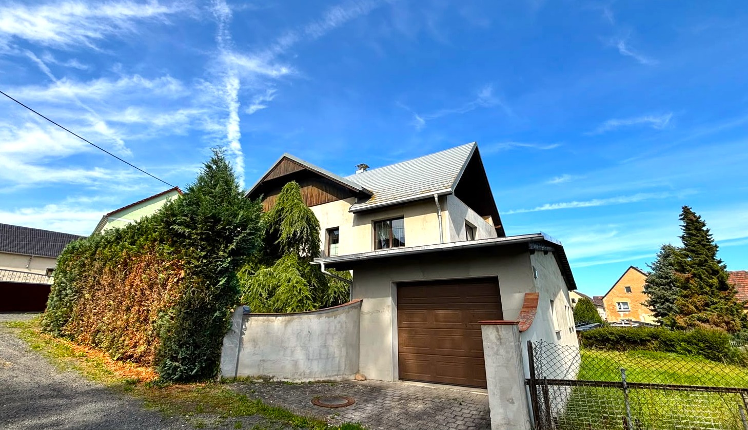 Familientraum im Muldental: Großes Einfamilienhaus mit Balkon & Garten