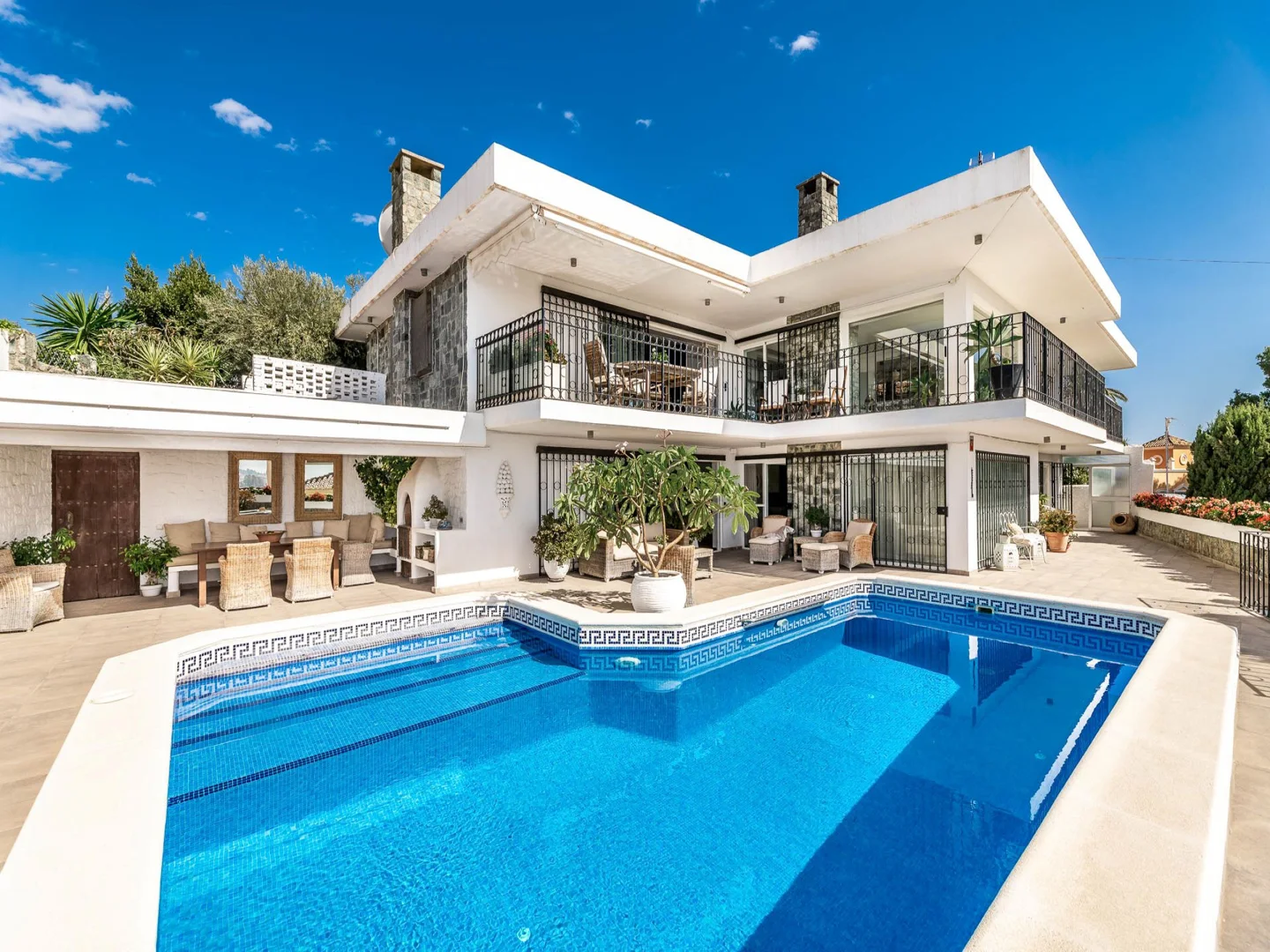 Nueva Andalucia: Villa con excelente oportunidad de inversión