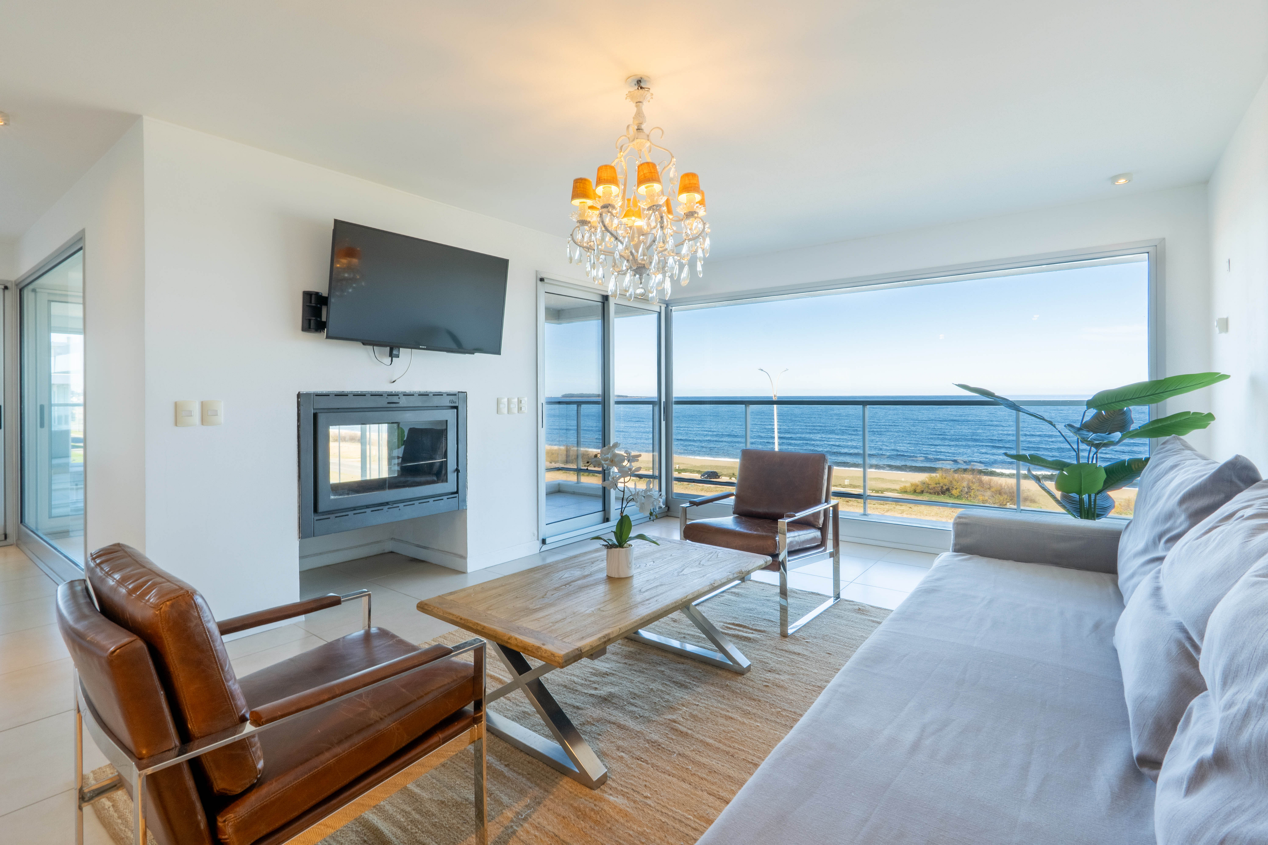 Penthouse Dúplex Frente al Mar: Exclusividad, Espacio y Confort Todo el Año