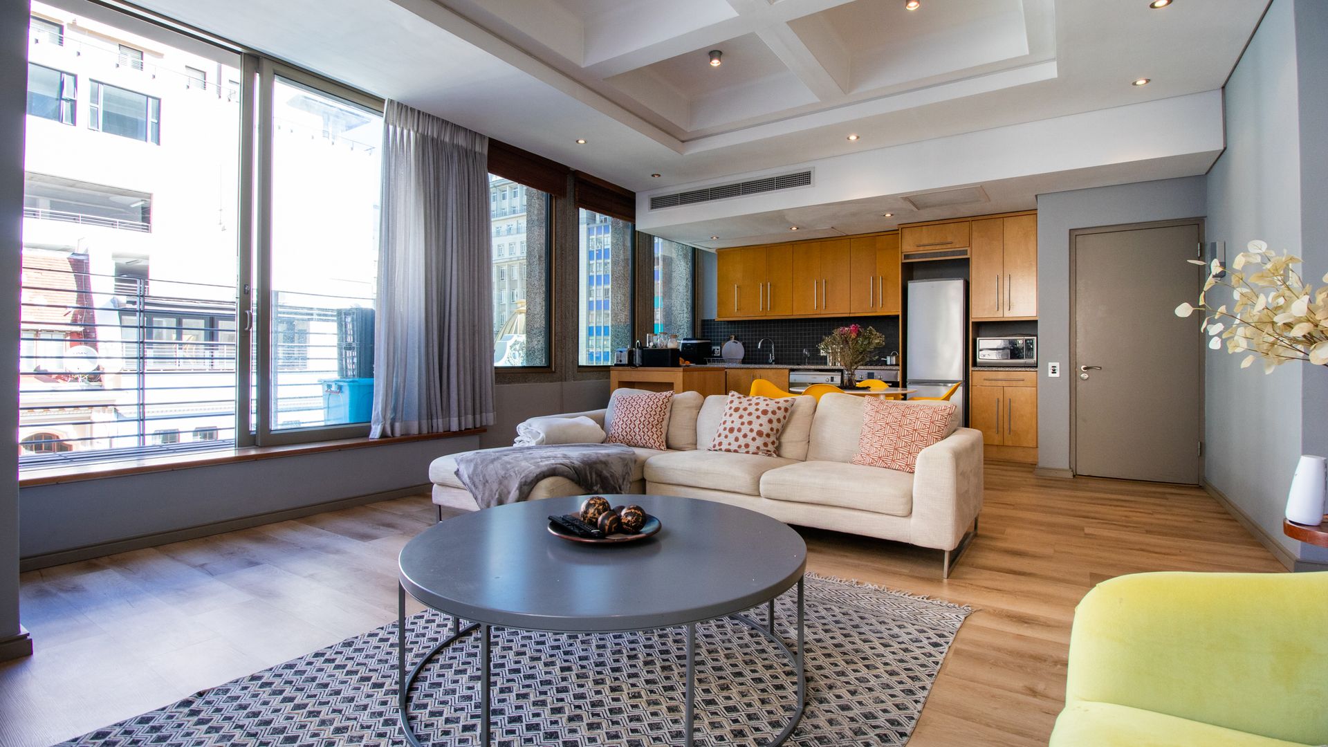 Modern high rise apartment in Cartwright’s Corner – Airbnb Friendly!