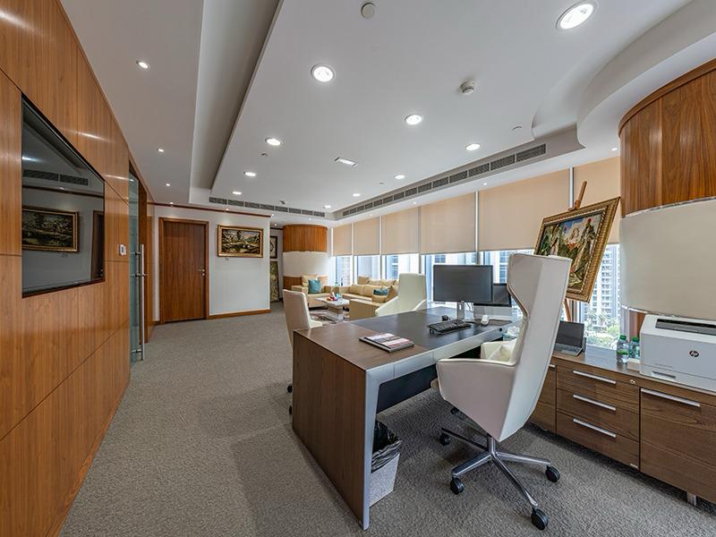Furnished| Prime Location| Stunning Office