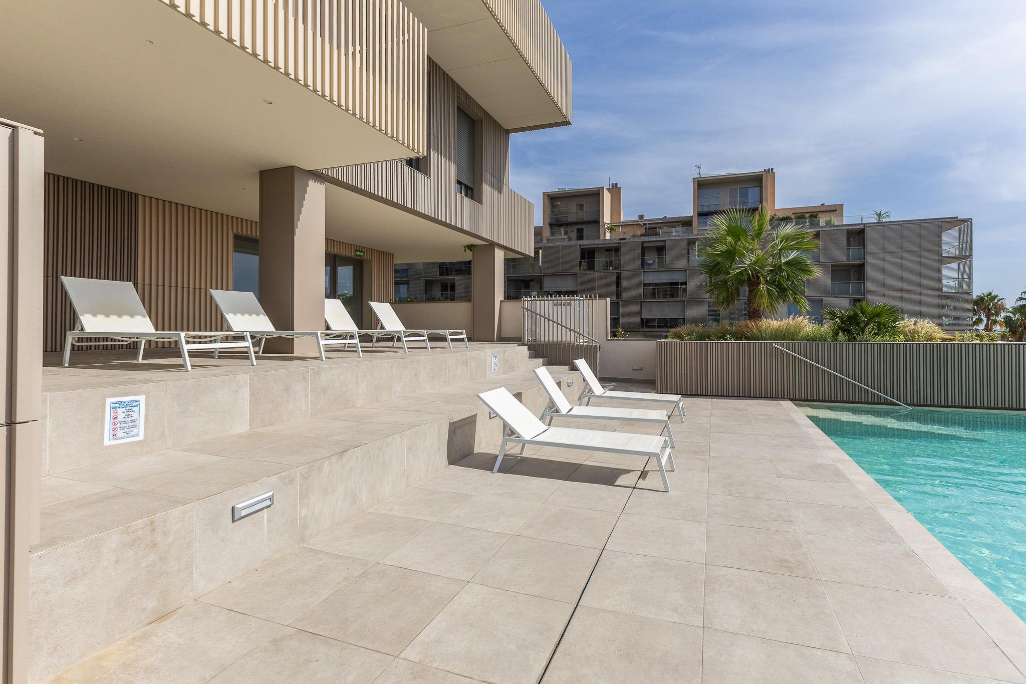 New-build short-term apartment with sea views.