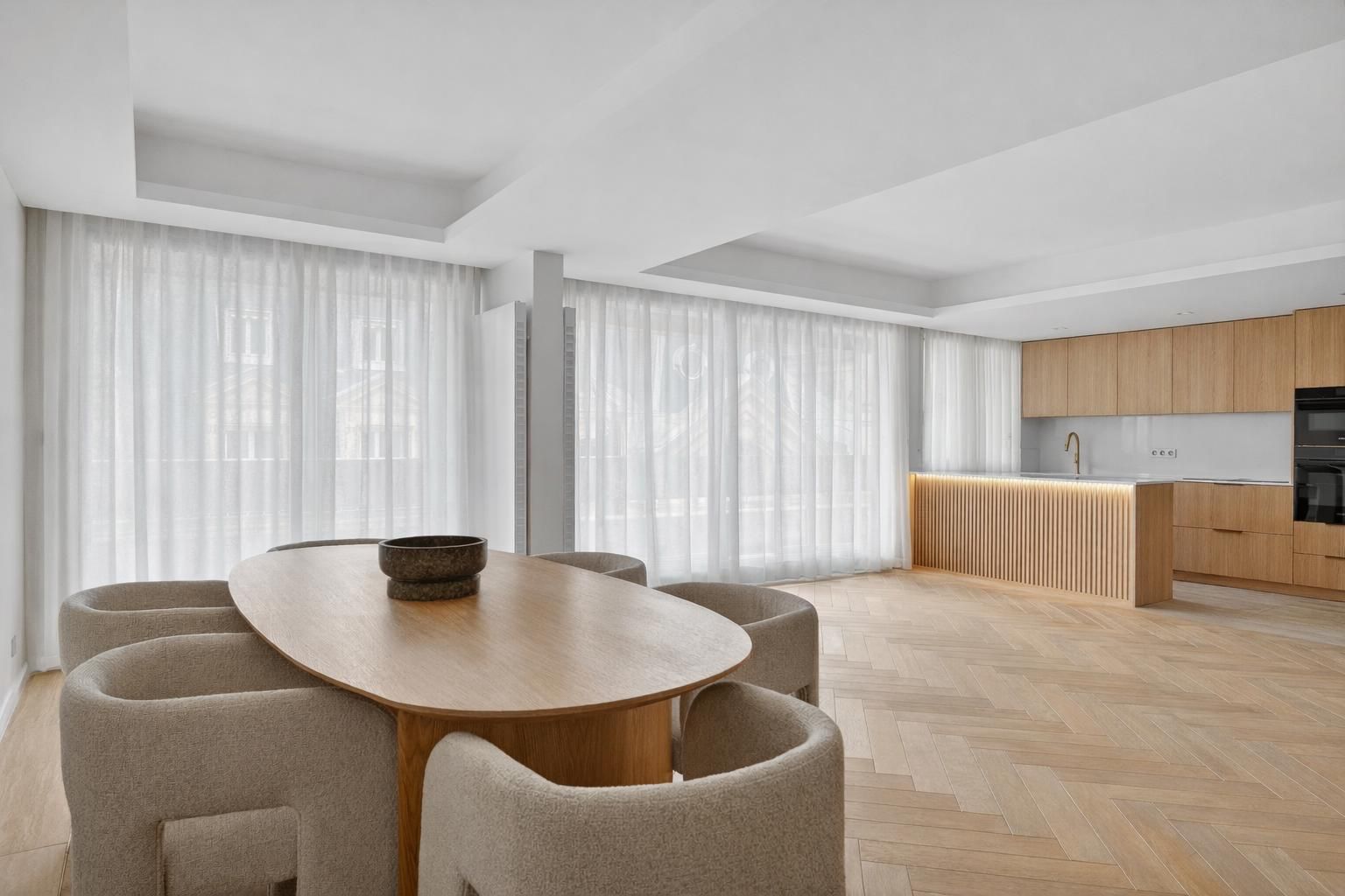 Paris 16. – Porte Dauphine – Exklusive Wohnung mit Balkon – 123 m²