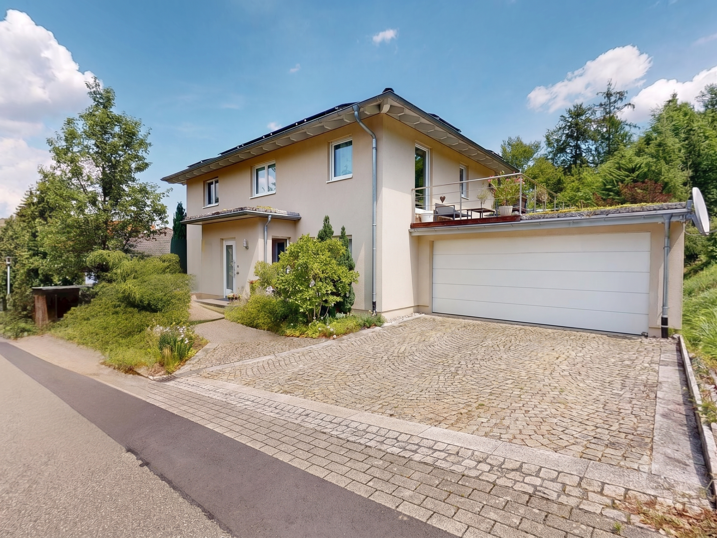 Exklusives & Energieeffizientes Einfamilienhaus mit privatem Pool