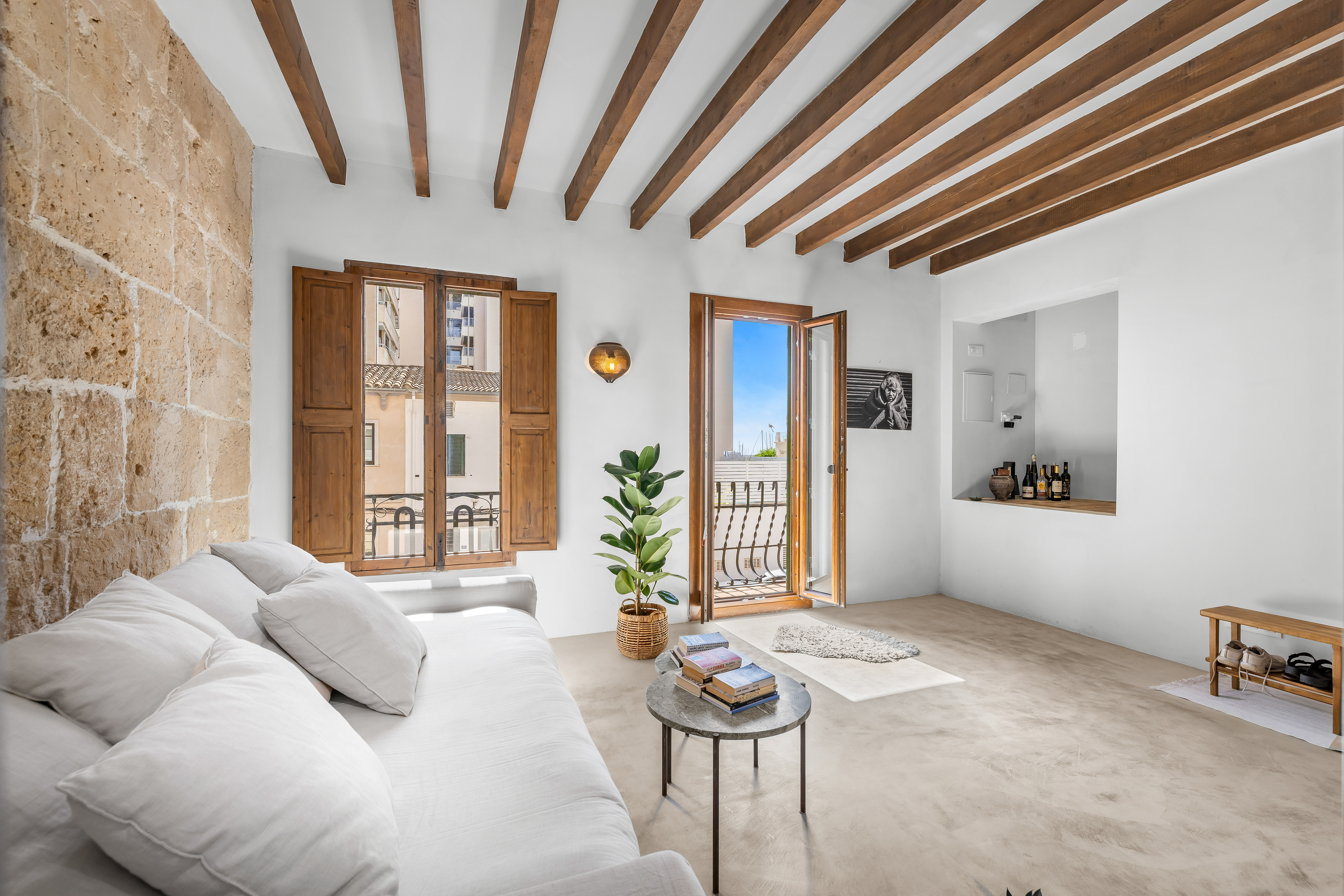 Encanto mallorquín renovado en Son Armadams
