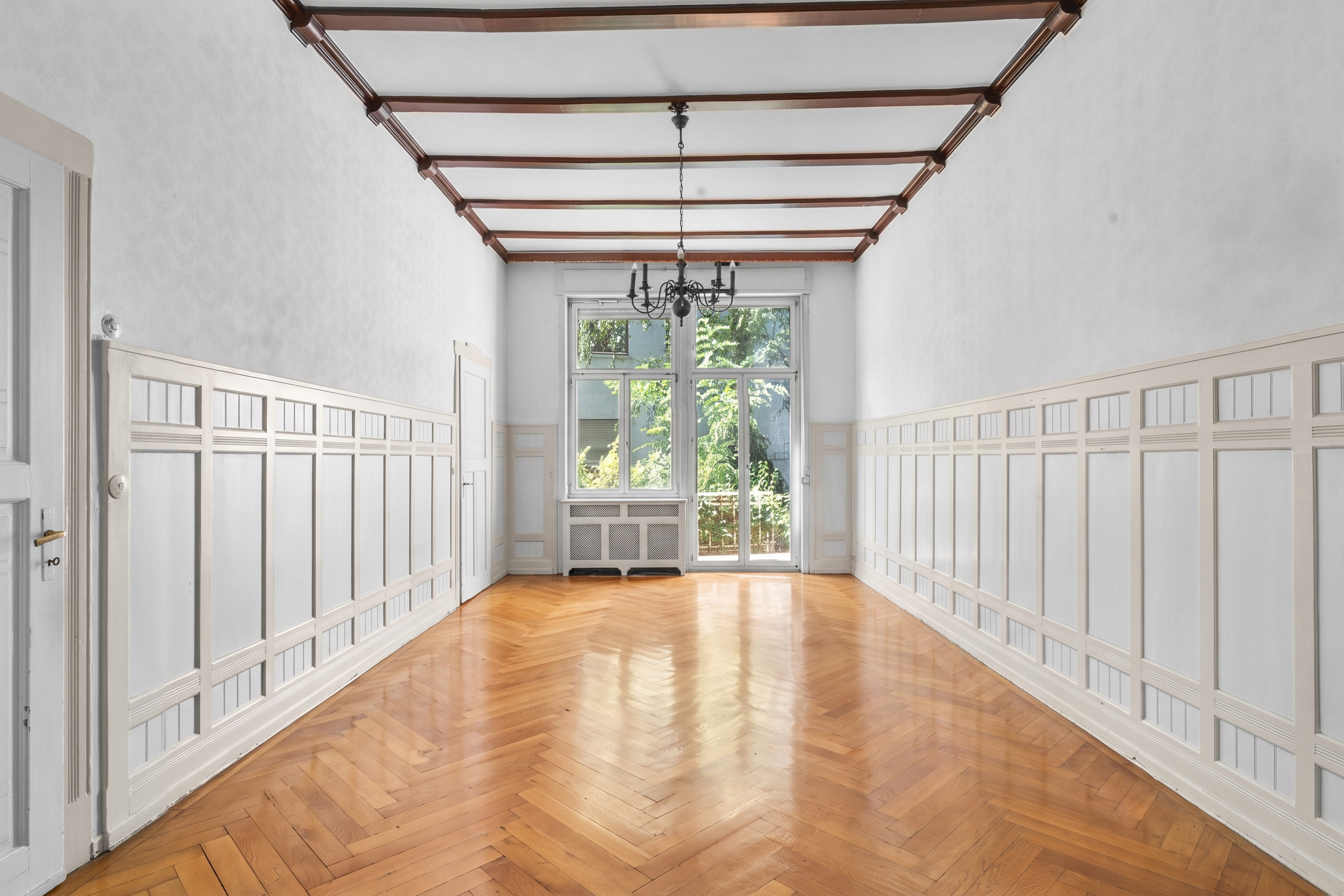 Historic townhouse with exceptional development potential in Westend-Nord [AI-modified]