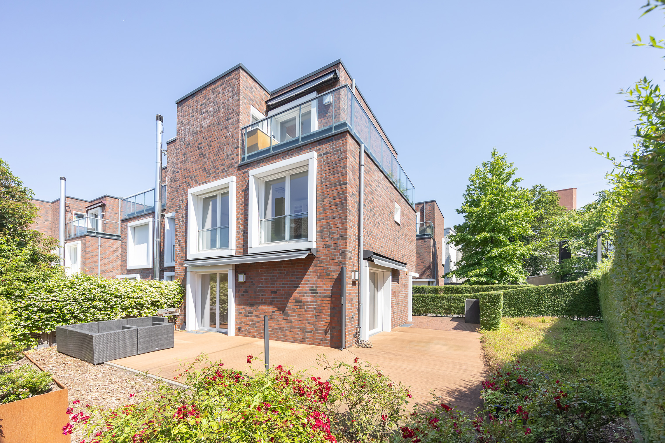 Modernes Stadthaus in urbaner Lage