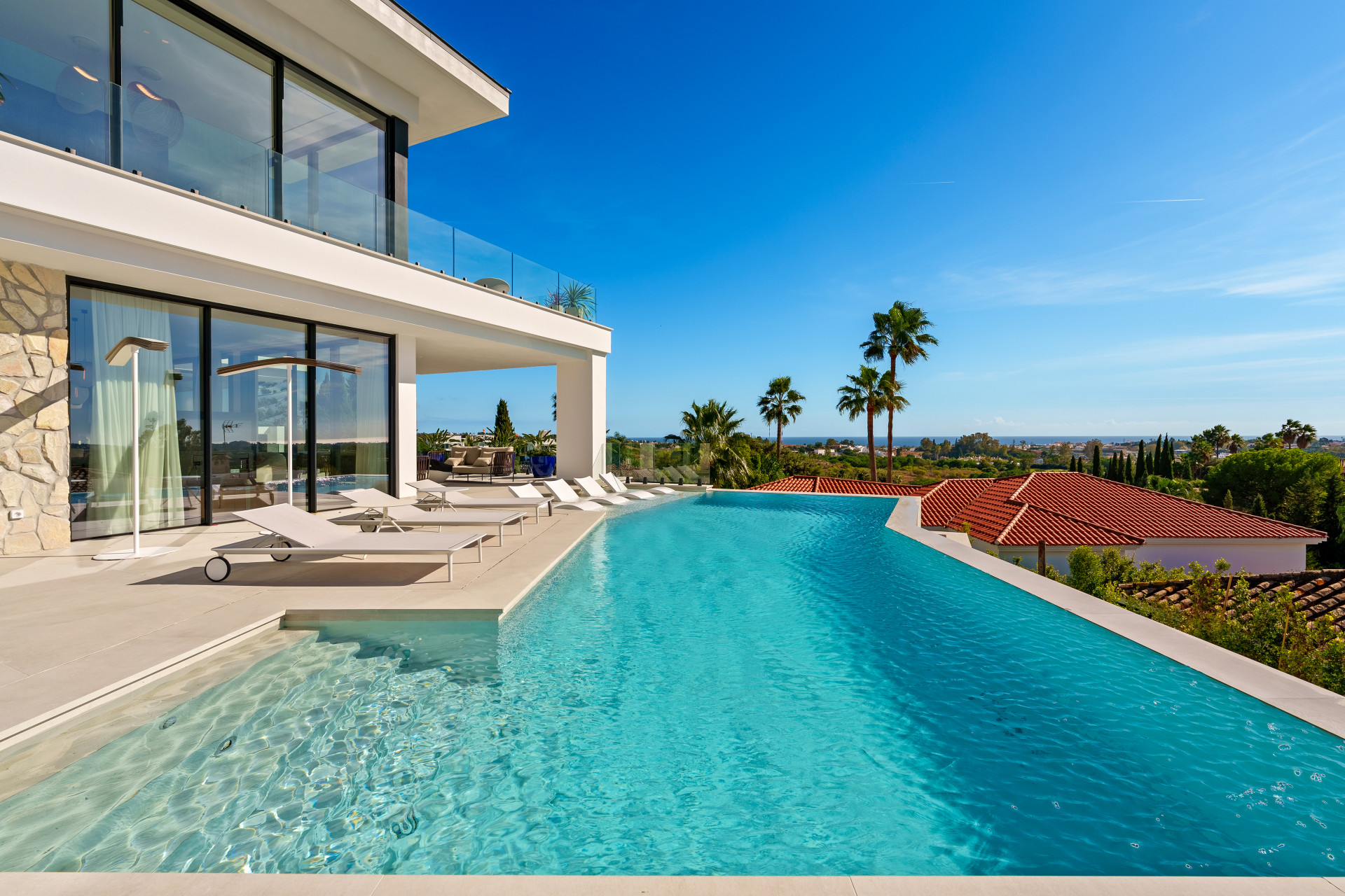 Zeitgenössische elegante Villa mit Panoramablick in La Quinta