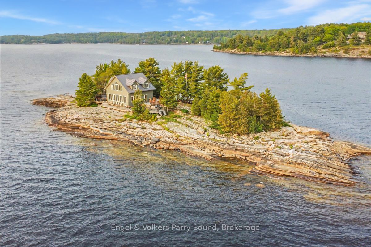An Iconic & Idyllic Island Retreat