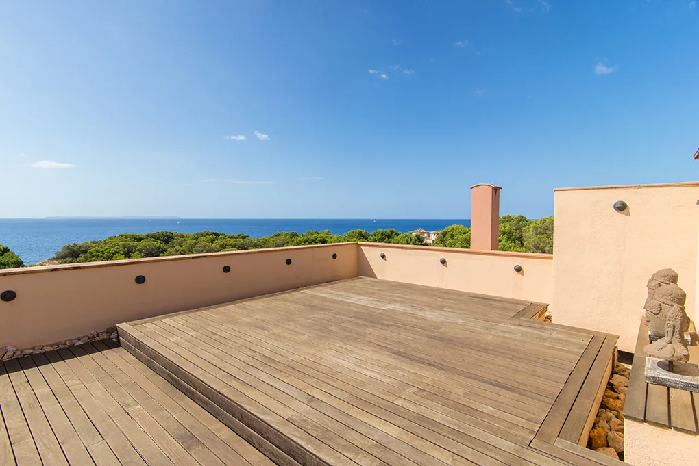Penthouse with breathtaking sea views in Cala Pi
