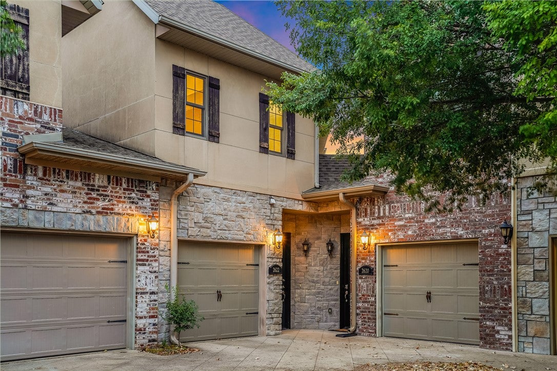 Low-Maintenance Living in Prime Rogers Location