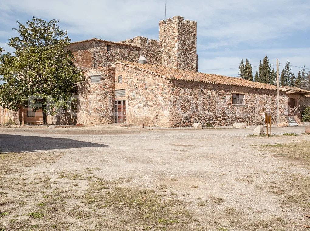 Castillo fortificado Can Rosanes del S. XII
