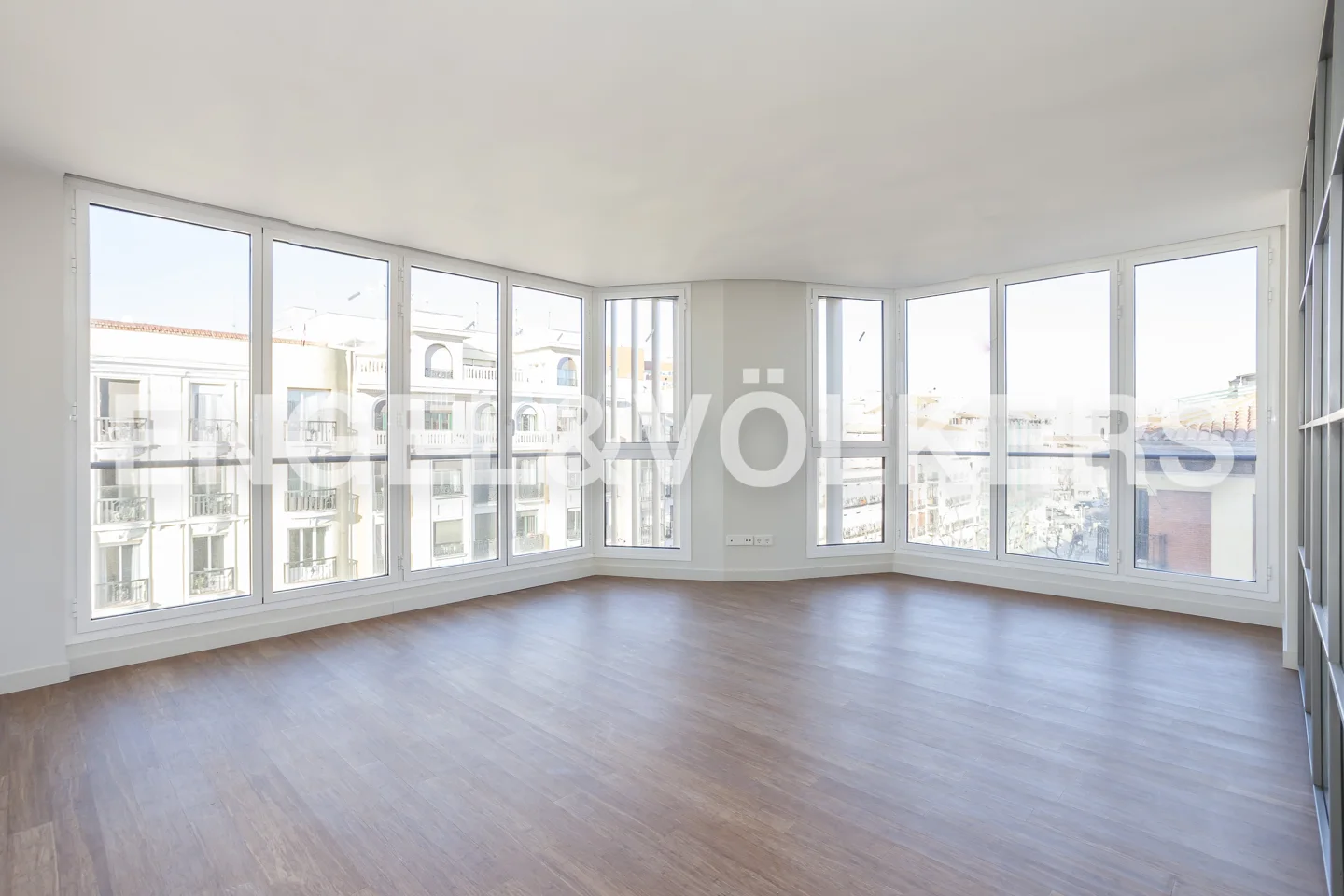 Exclusive penthouse for rent in Trafalgar district