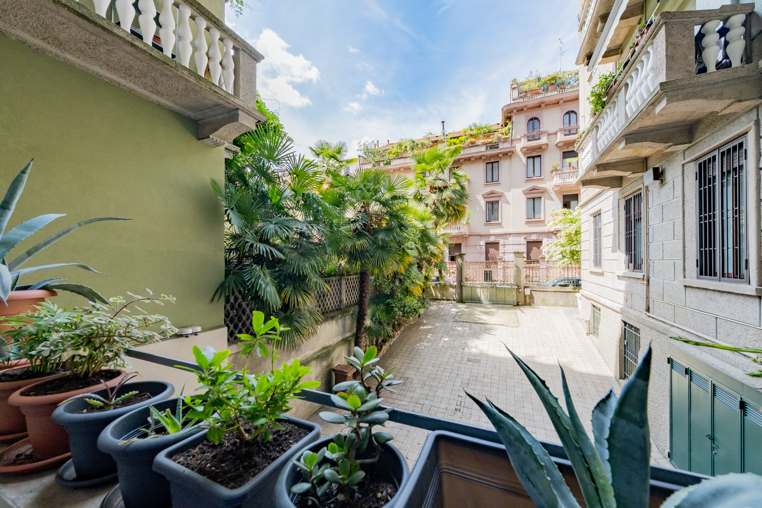 Elegant renovated one-bedroom apartment                                                               in a period building on via Archimede