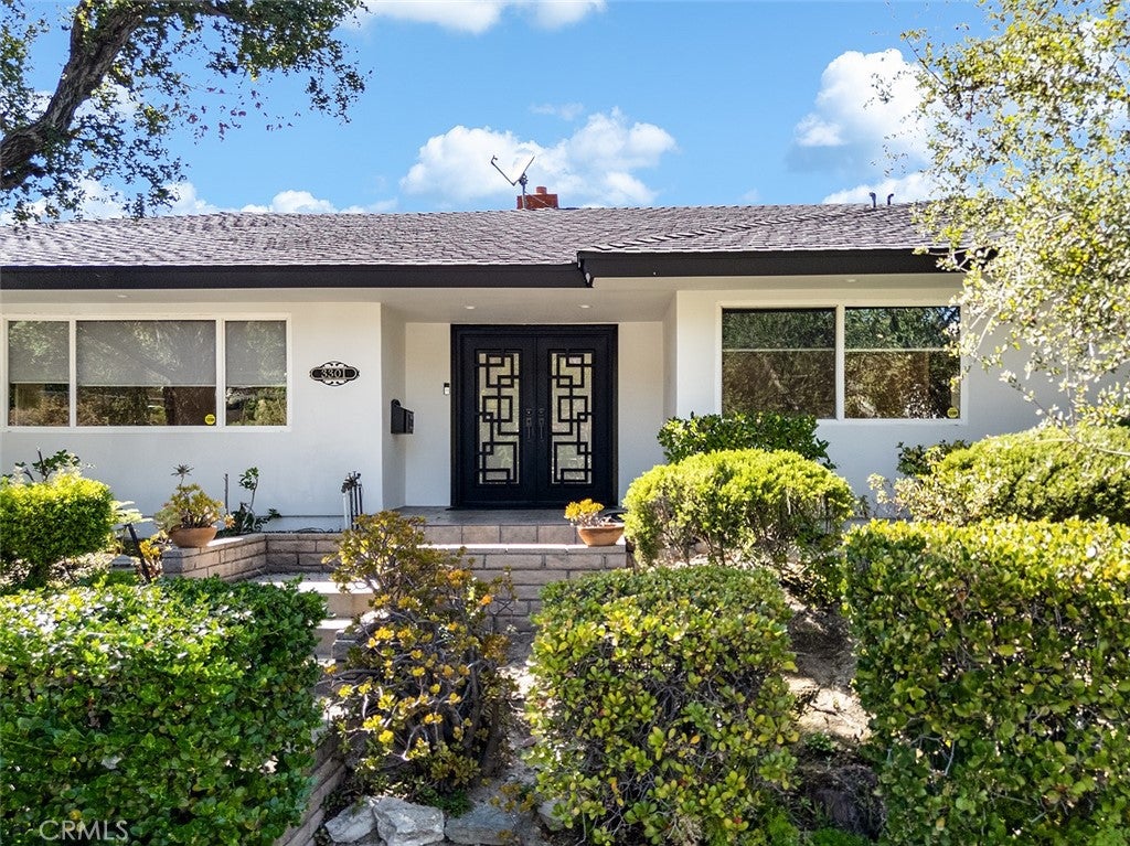 Mid-Century Design, Modern Living