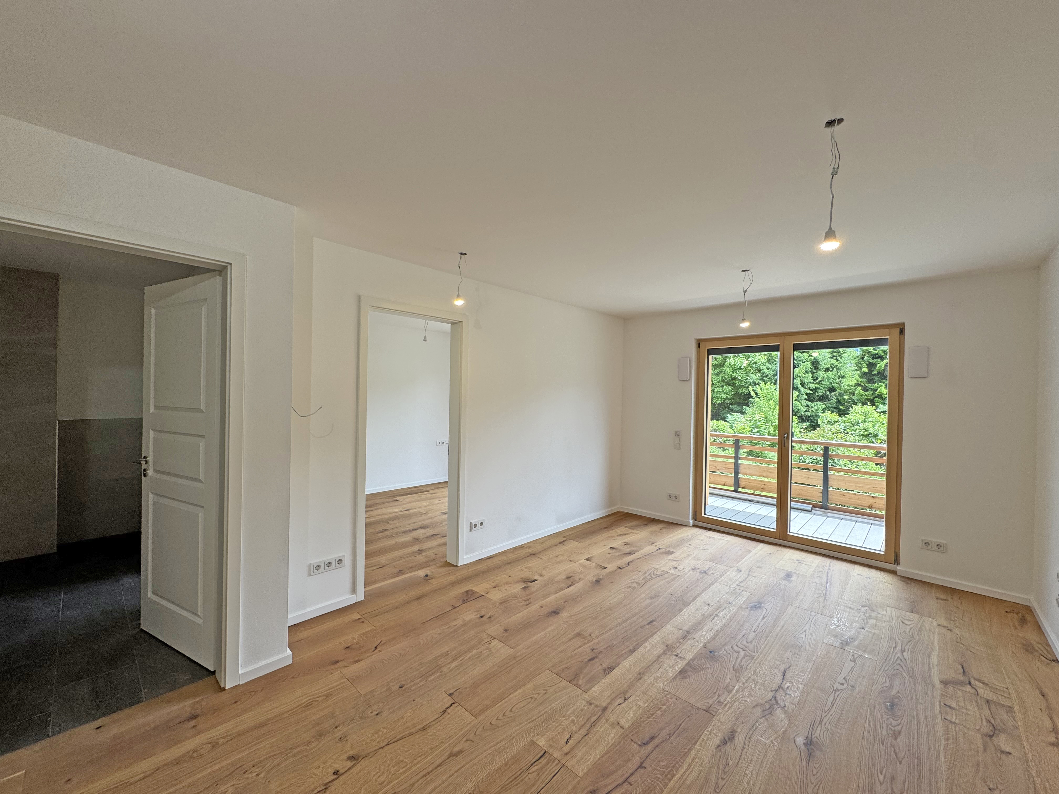 Exklusive Obergeschosswohnung mit Weitblick – Stilvoll Wohnen in ruhiger Lage A-WE06