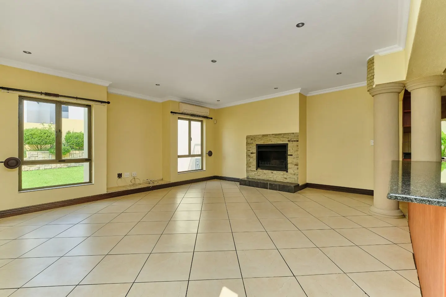 DFGE - Elize EVBA - L25.jpg