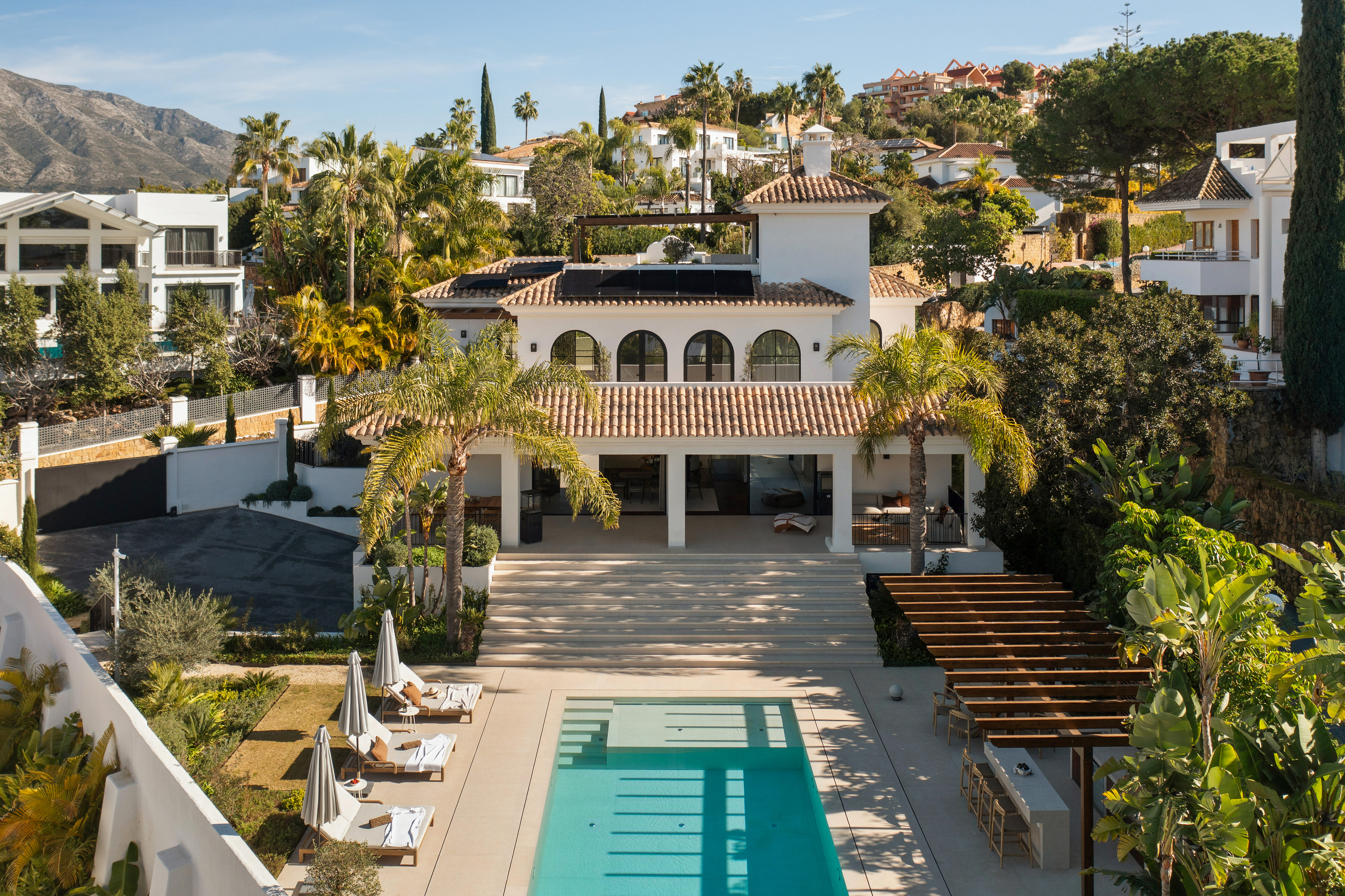 Frontline golf villa with state-of-the-art amenities
