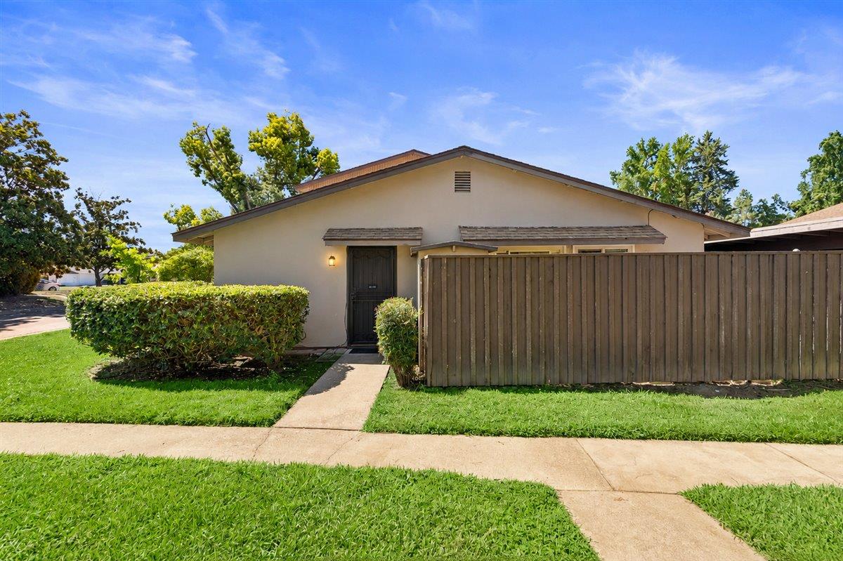 Move-in ready Condo at an amazing Price