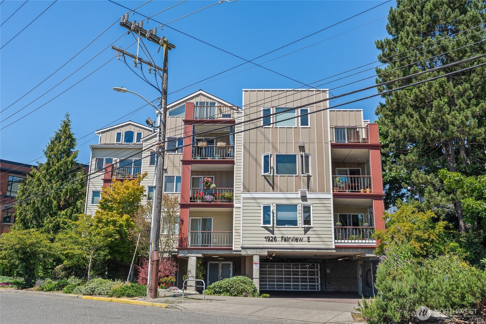 Urban Living Steps from Lake Union