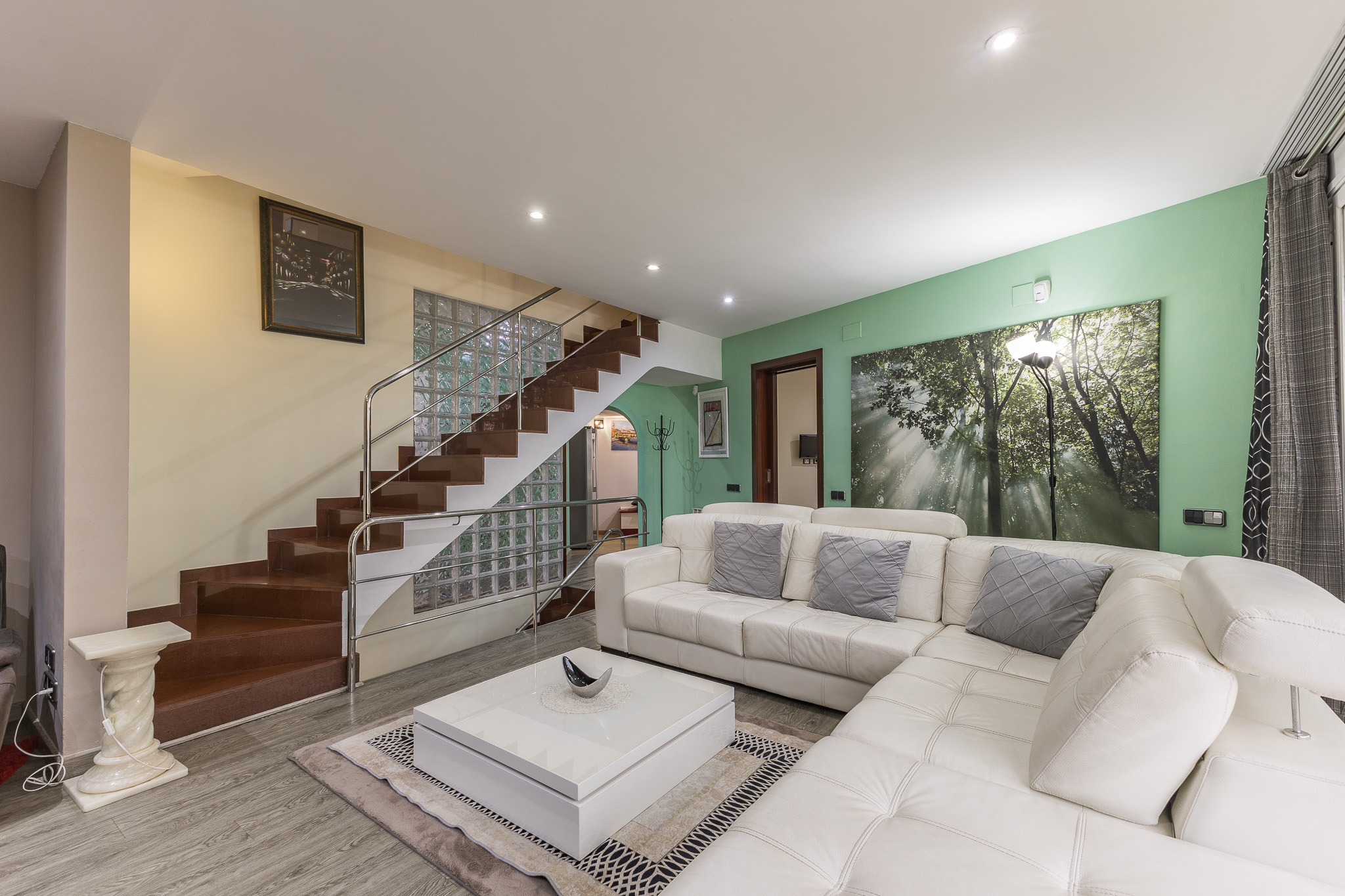 Your Home and Investment. Beautiful house with sea views, a pool, and a tourist rental license.