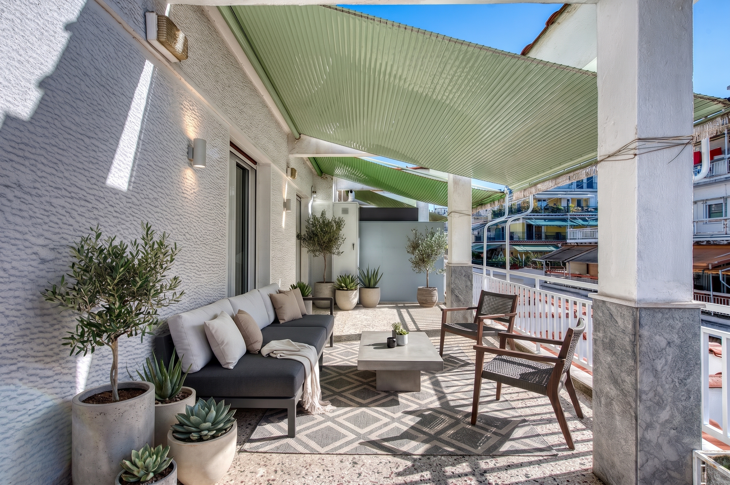 Two bedroom flat 4min from metro station [AI-modified]