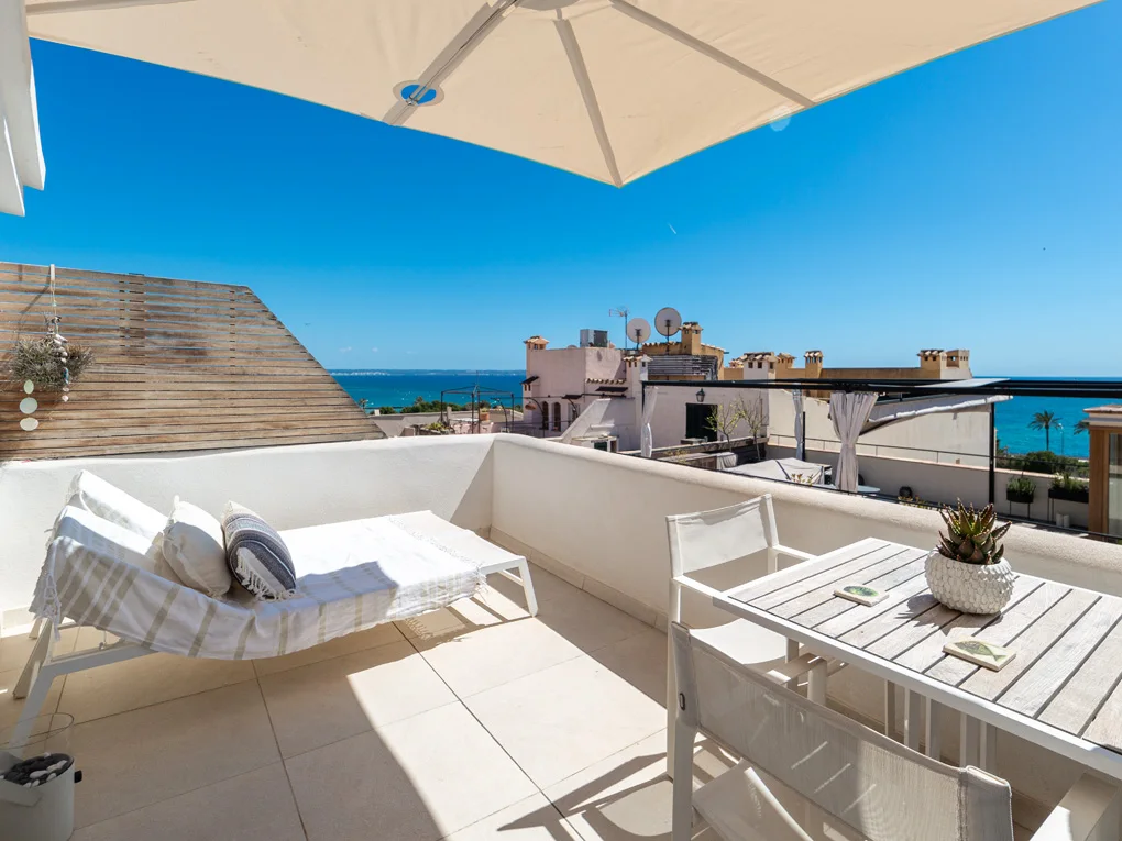Studio penthouse with sea view & terrace in Calatrava