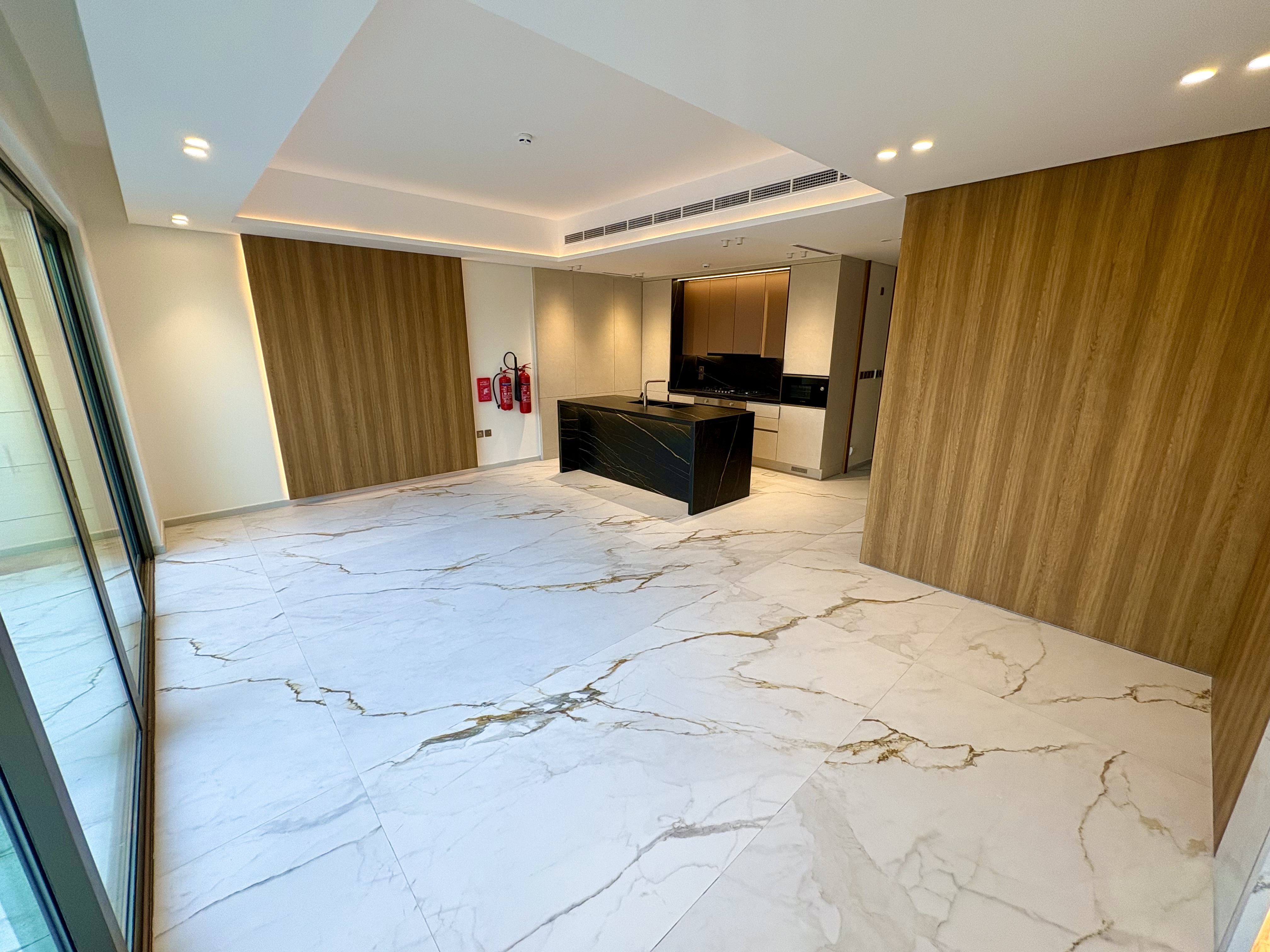Vacant  |  Modern  Design  |  Single Row