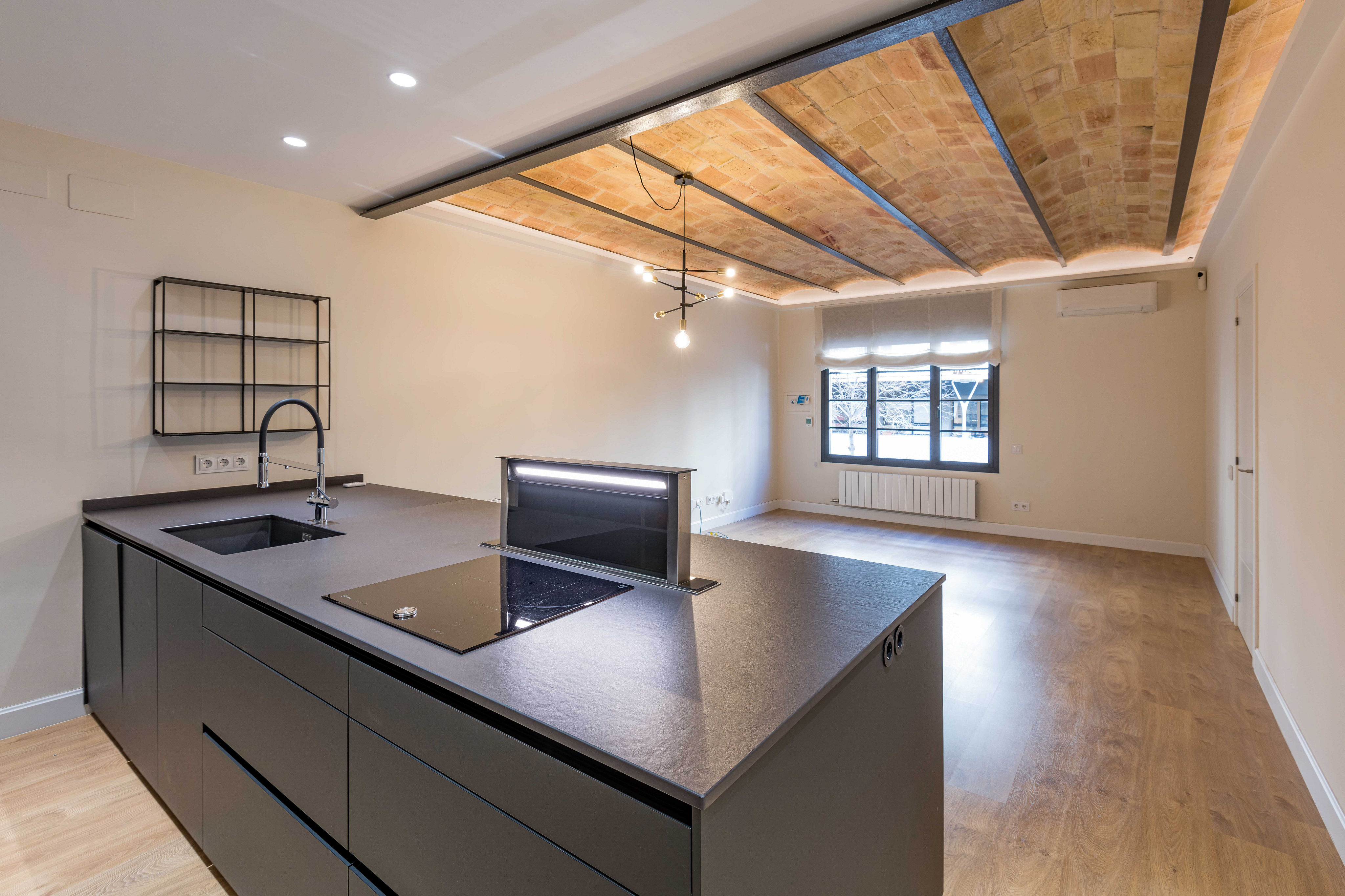 Modern long-term apartment in Eixample